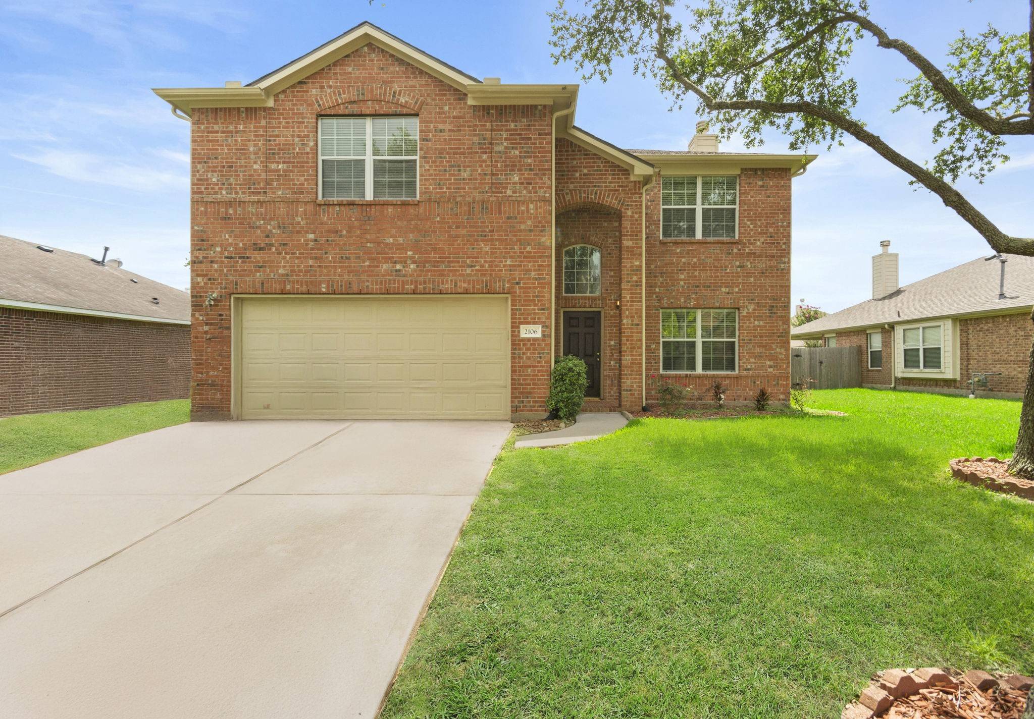 League City, TX 77573,2106 Goldfinch LN
