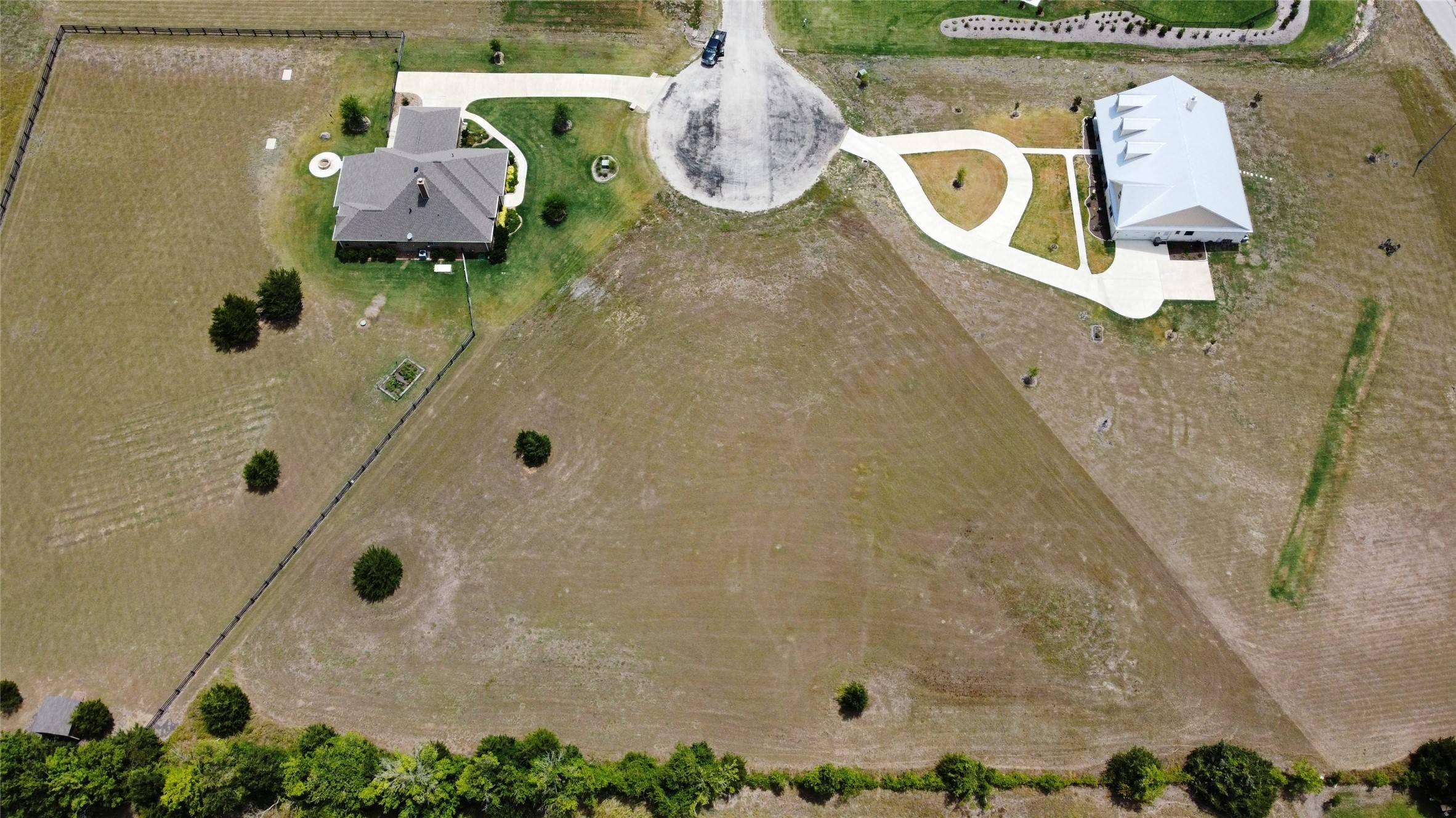 Brenham, TX 77833,200 W Crosswinds CT