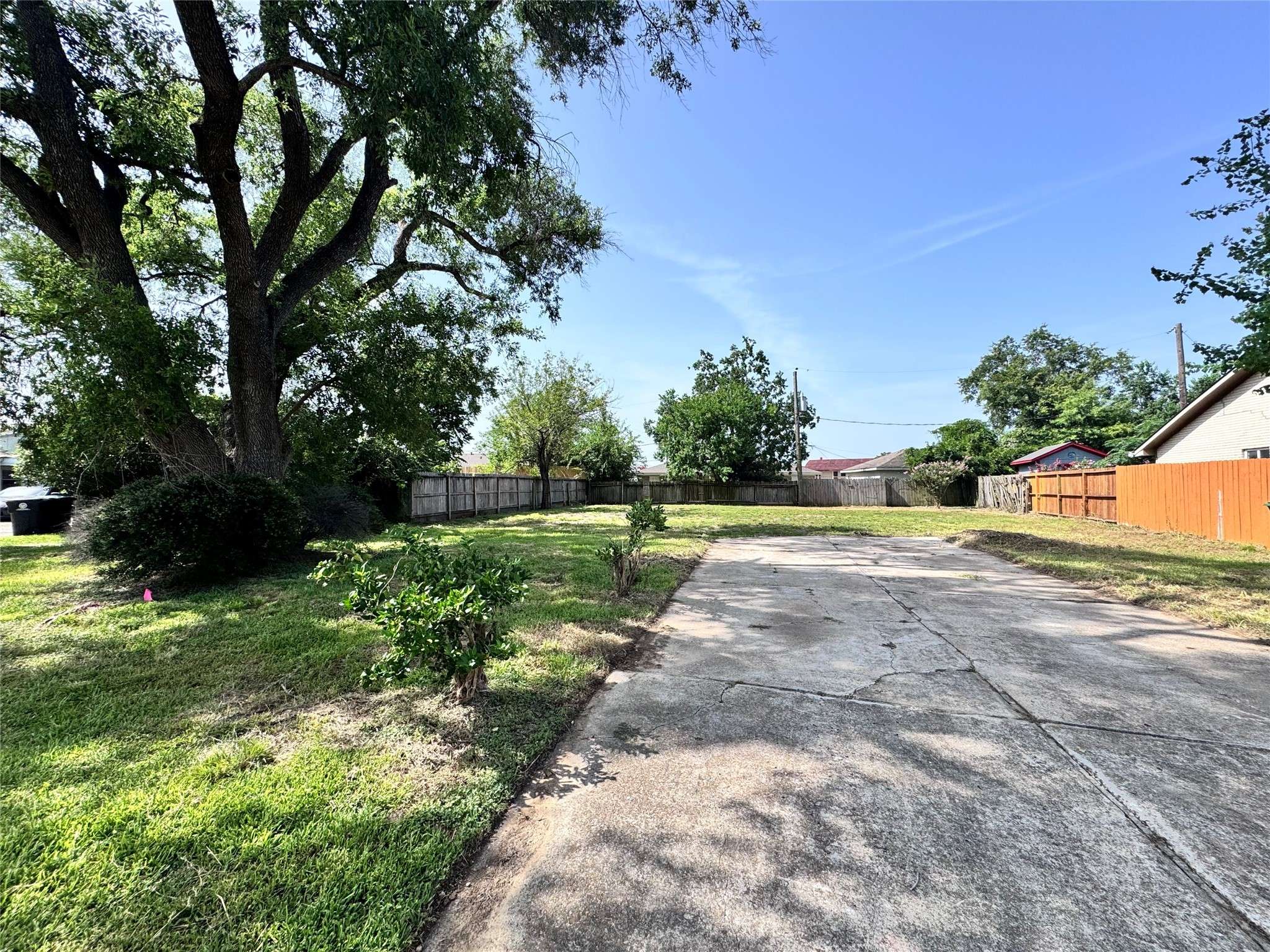 Houston, TX 77013,959 Greatwood DR