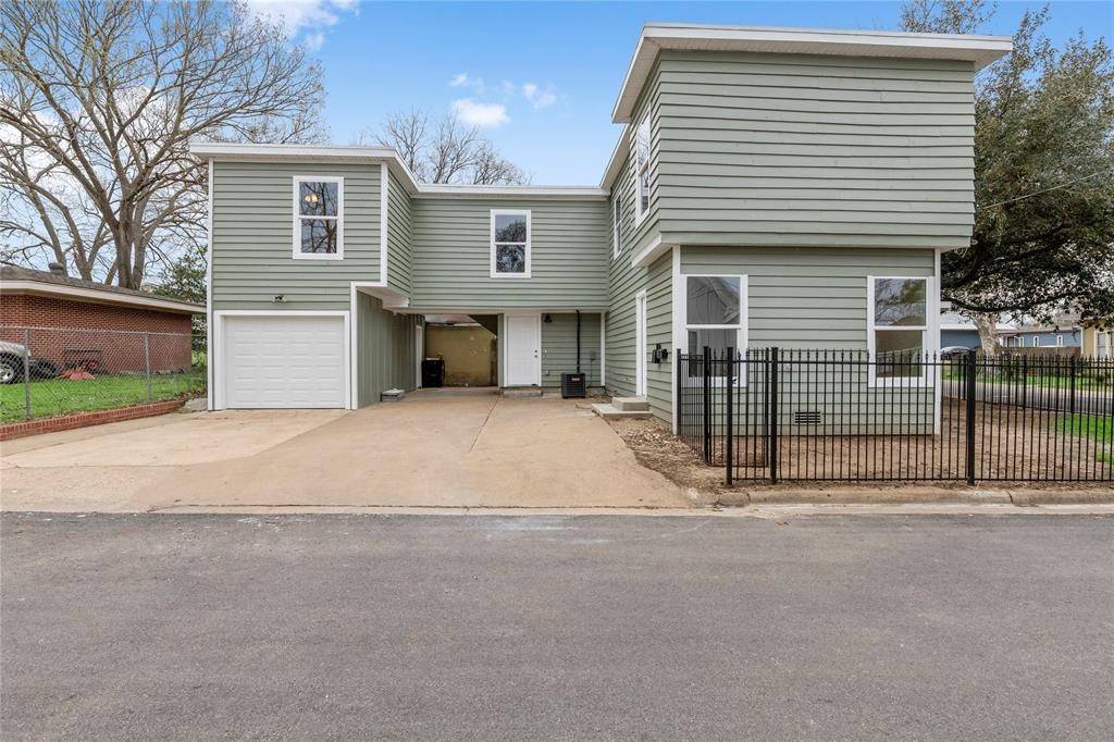 Brenham, TX 77833,702 E Main Street