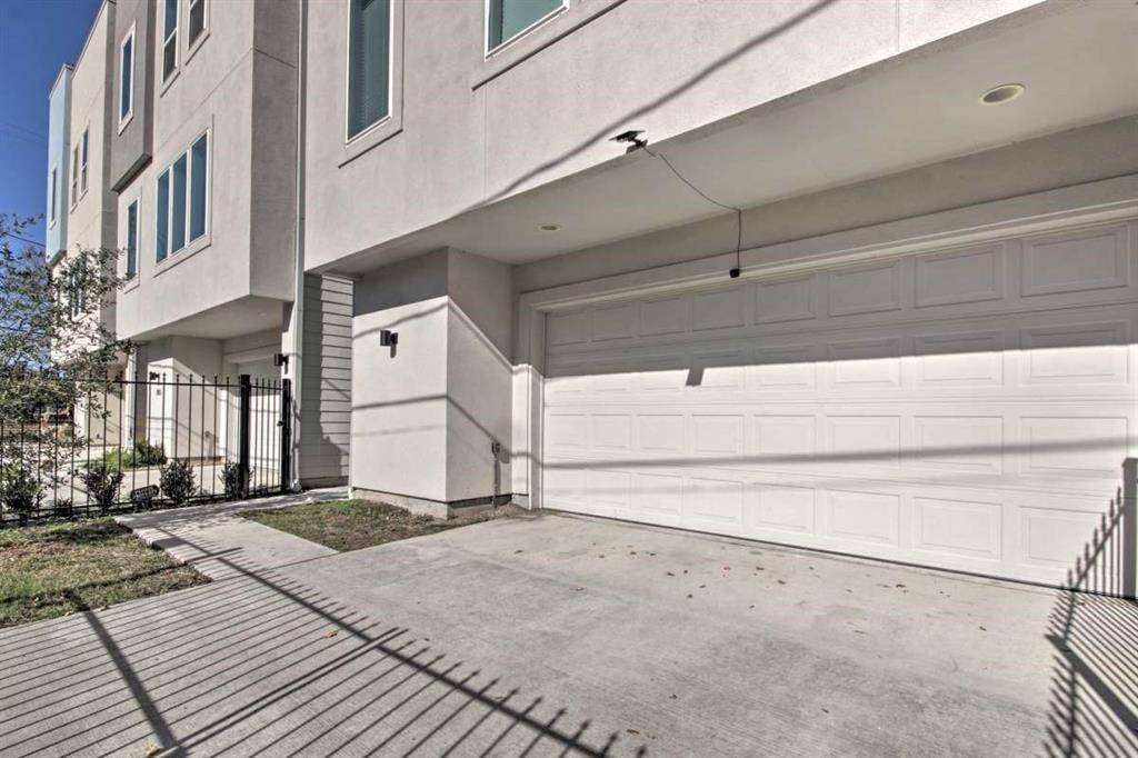 Houston, TX 77004,2107 Stuart ST