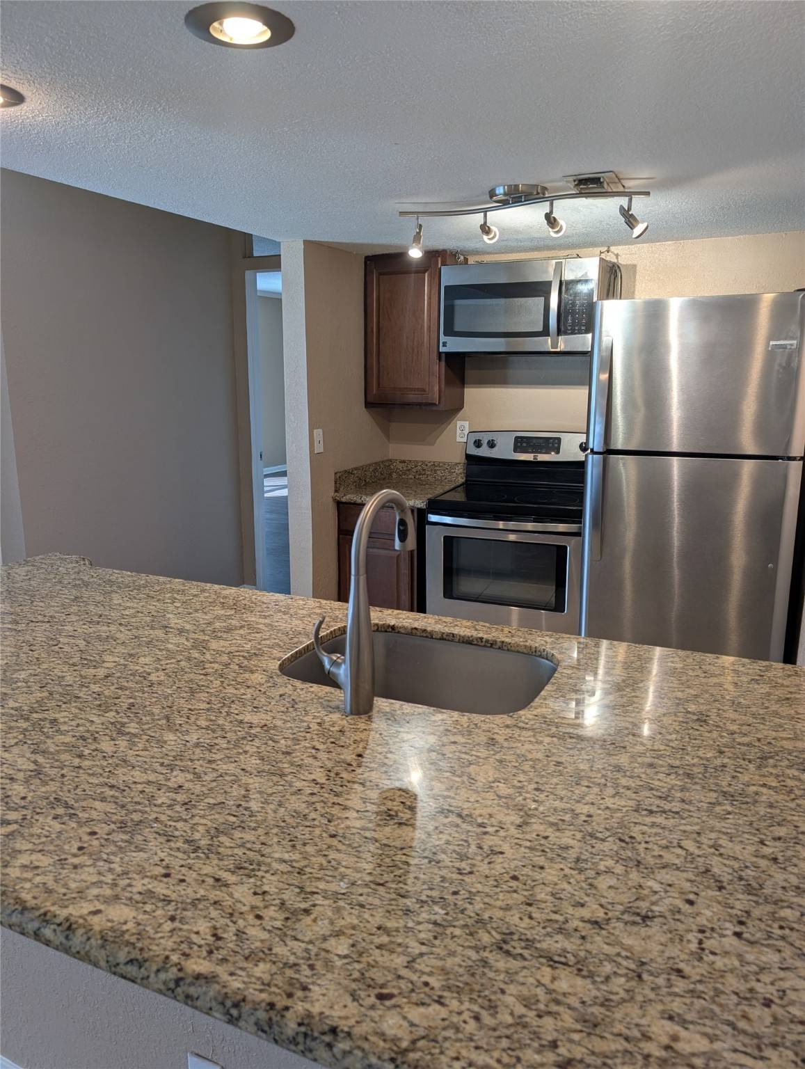 Houston, TX 77056,2503 Mccue RD #37