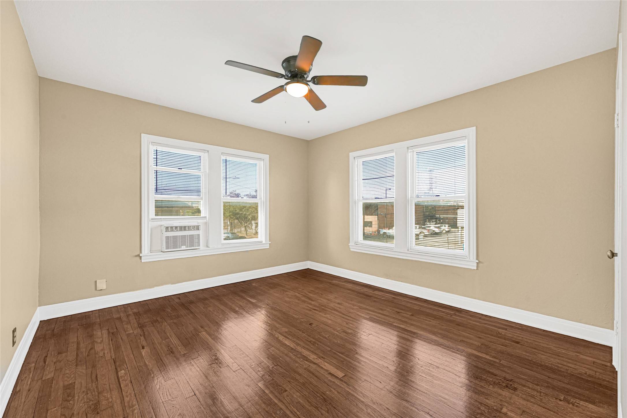 Houston, TX 77023,4304 Pease #4