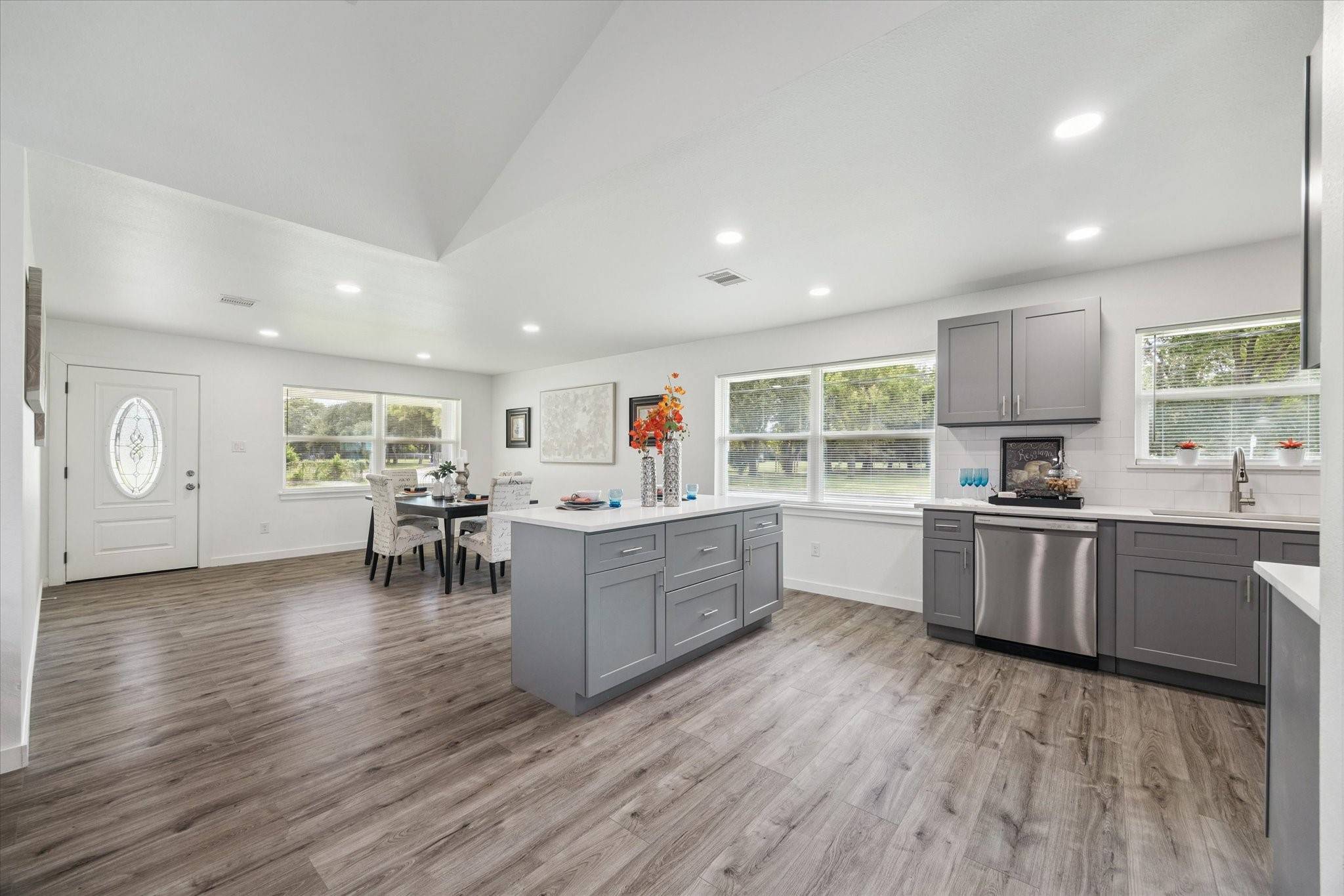 Stafford, TX 77477,803 Hackberry ST
