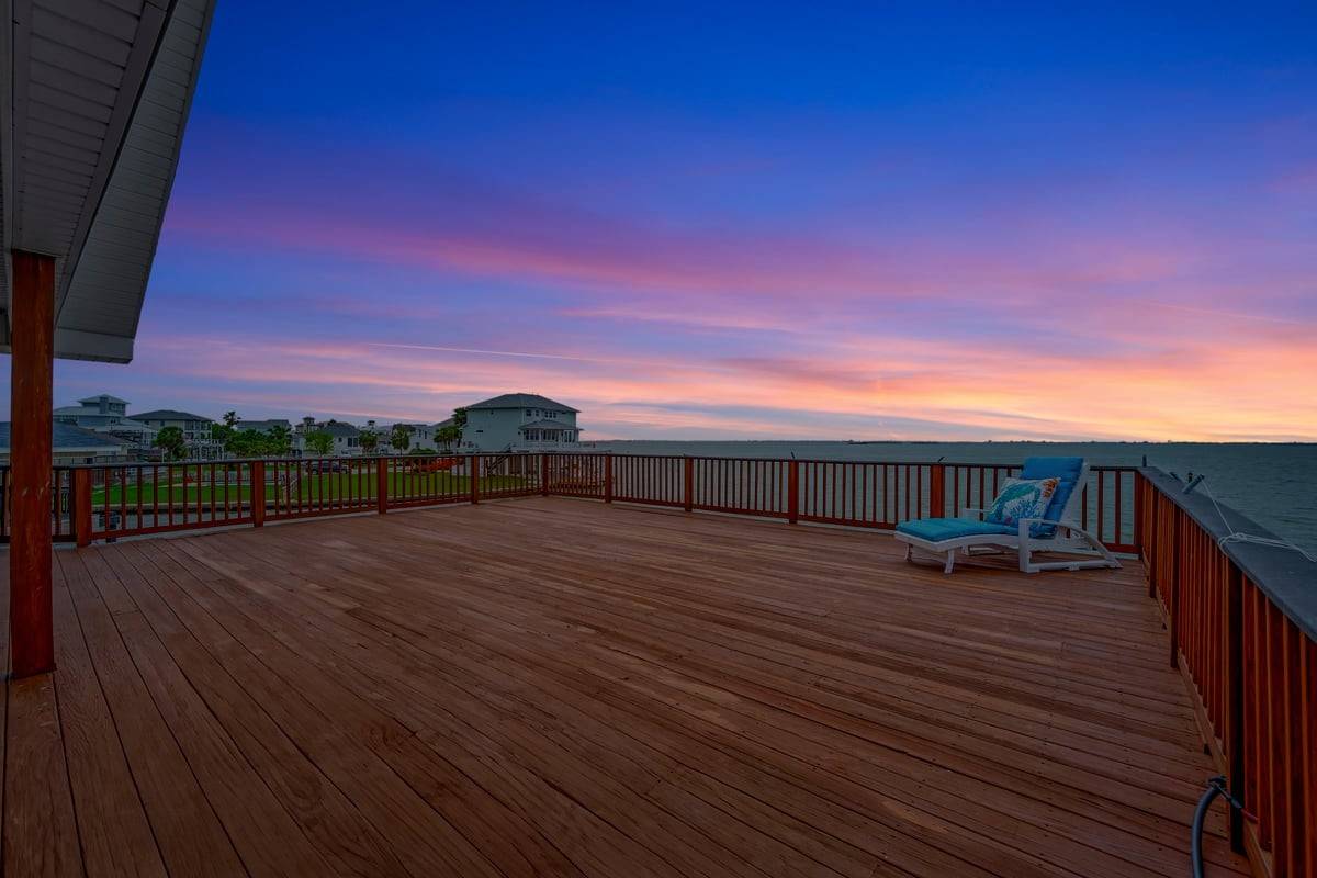 Tiki Island, TX 77554,126 Tamana DR