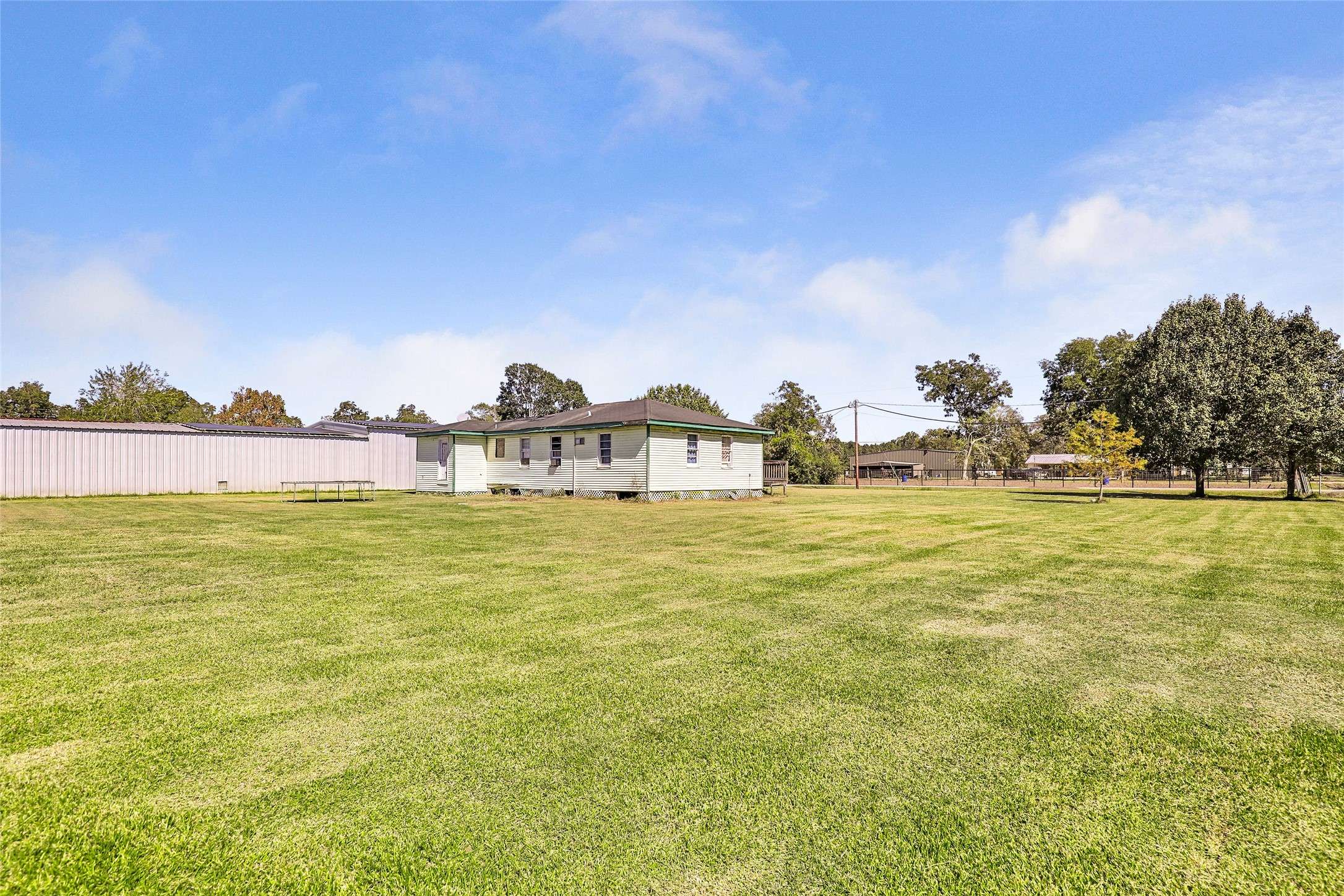 Hardin, TX 77575,275 County Road 2354