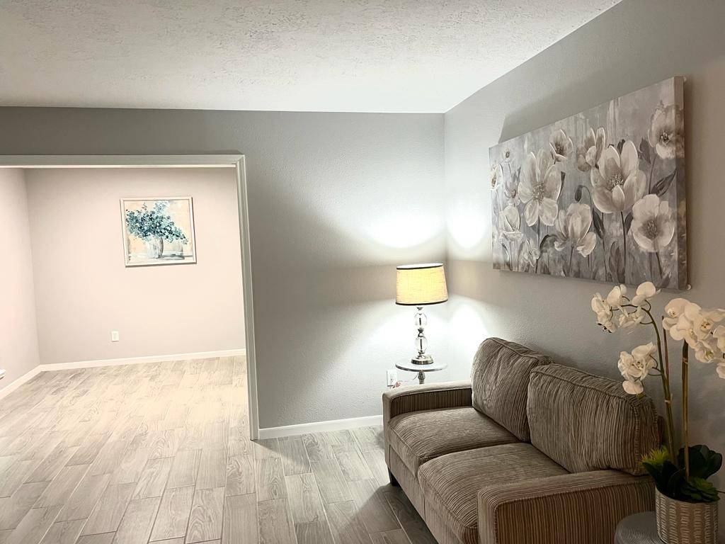 Pasadena, TX 77503,3701 Greenshadow DR