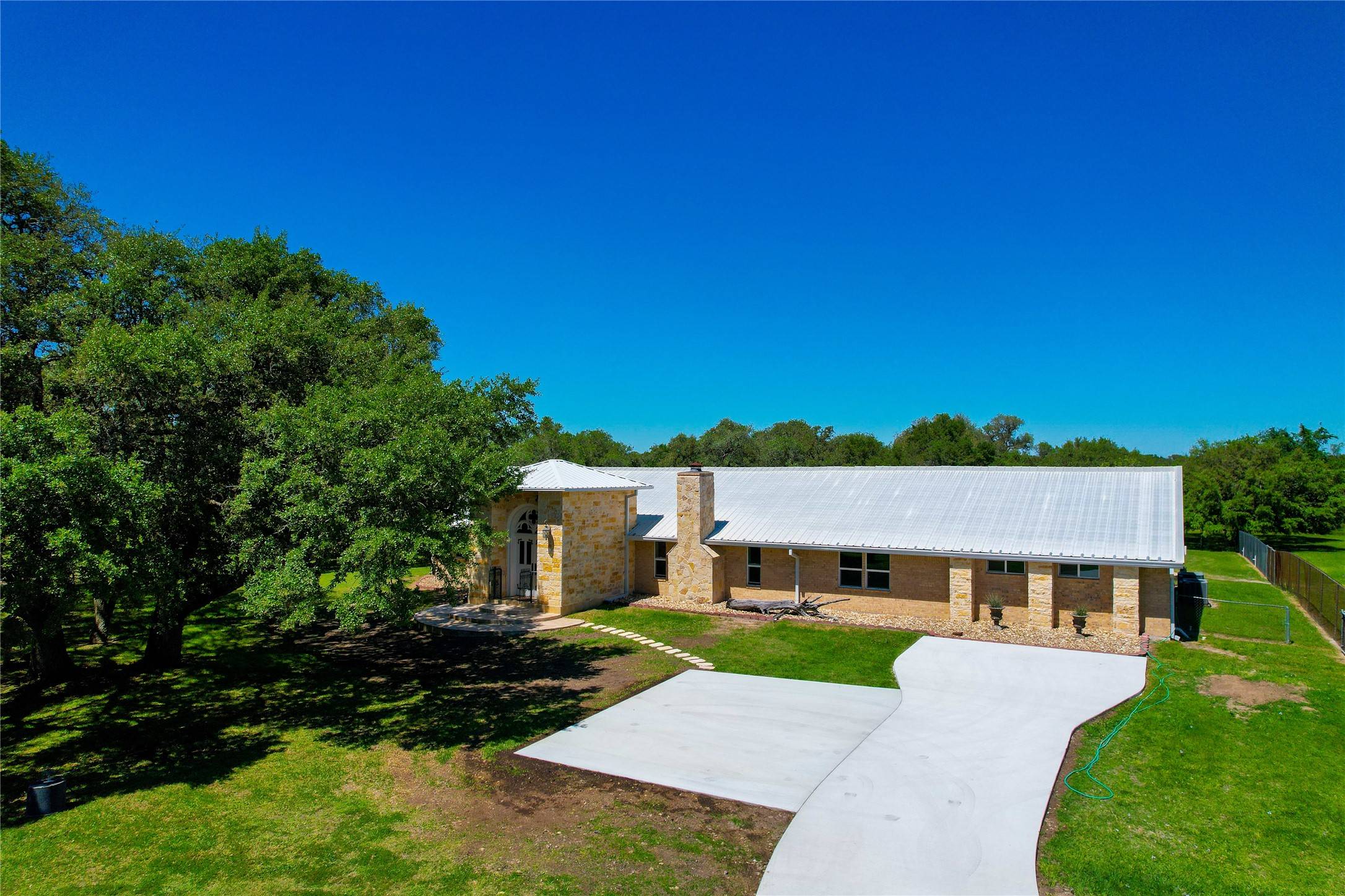 Yoakum, TX 77995,280 Hebron Church RD