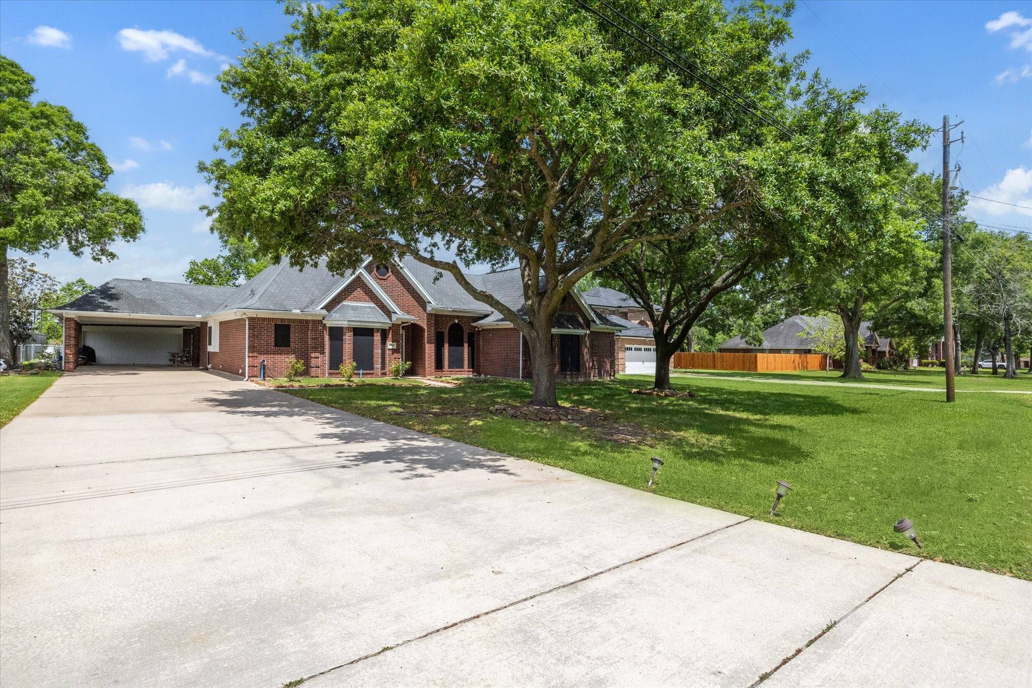 Baytown, TX 77523,305 River Oaks DR
