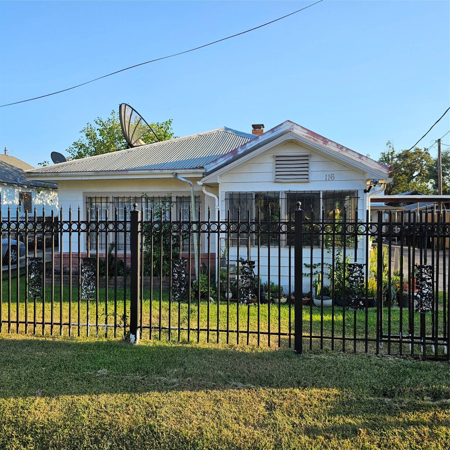 Houston, TX 77009,116 Frawley ST