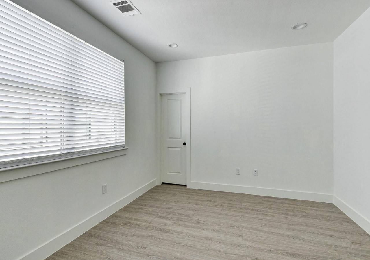 Houston, TX 77018,2720 Oakwood Crest LN