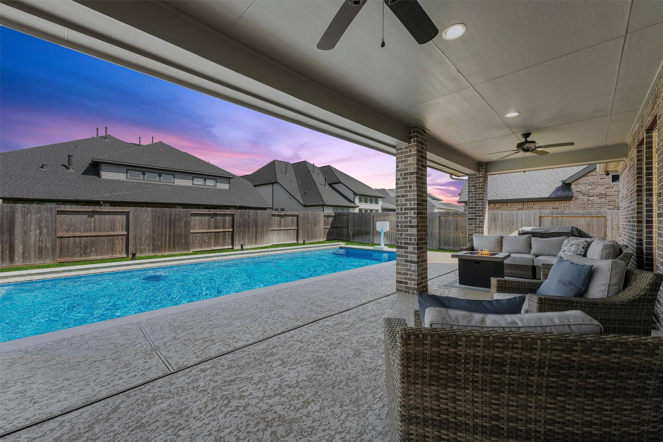 Fulshear, TX 77441,5722 Logan Ridge LN