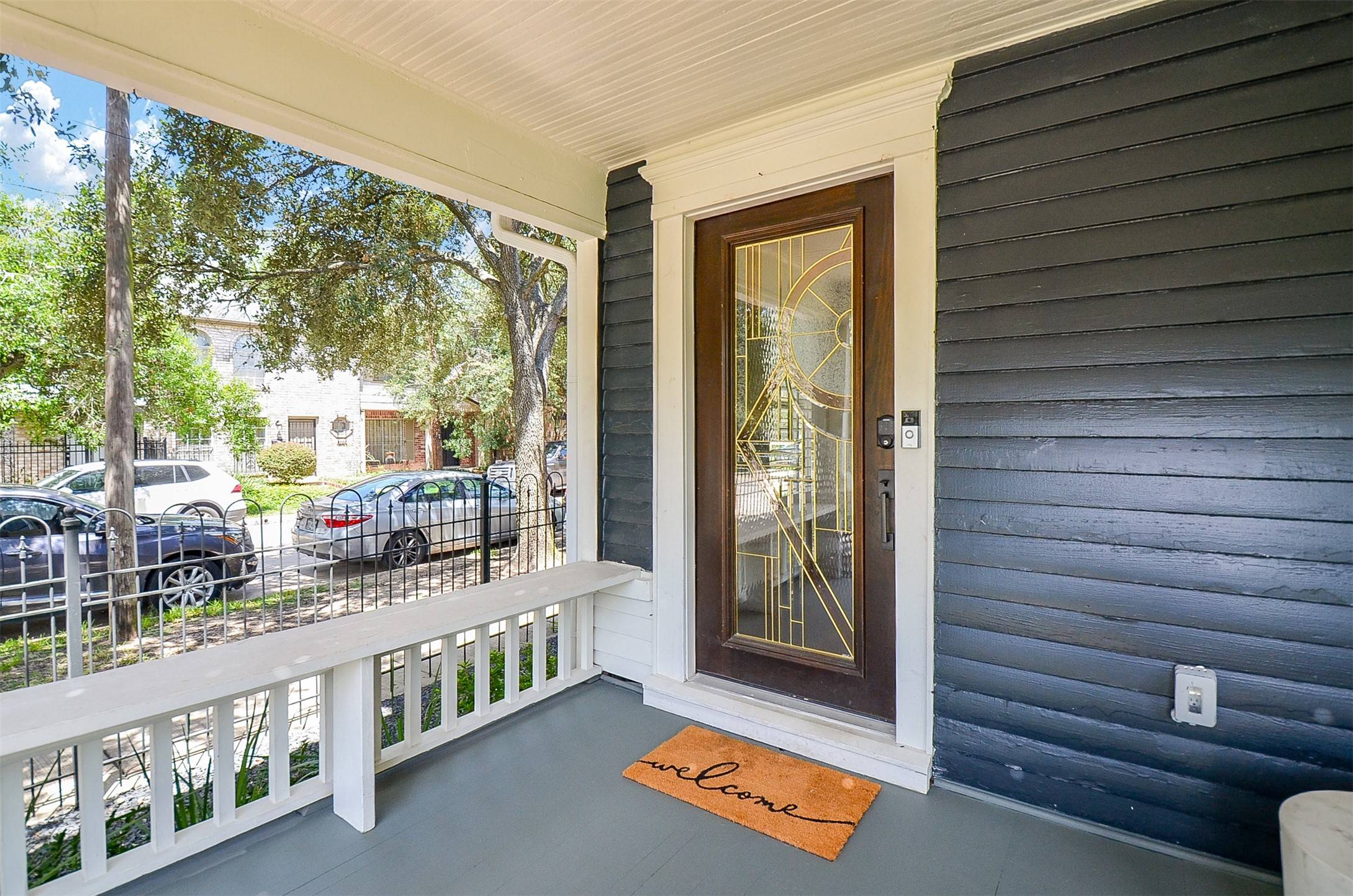 Houston, TX 77006,816 W Main ST