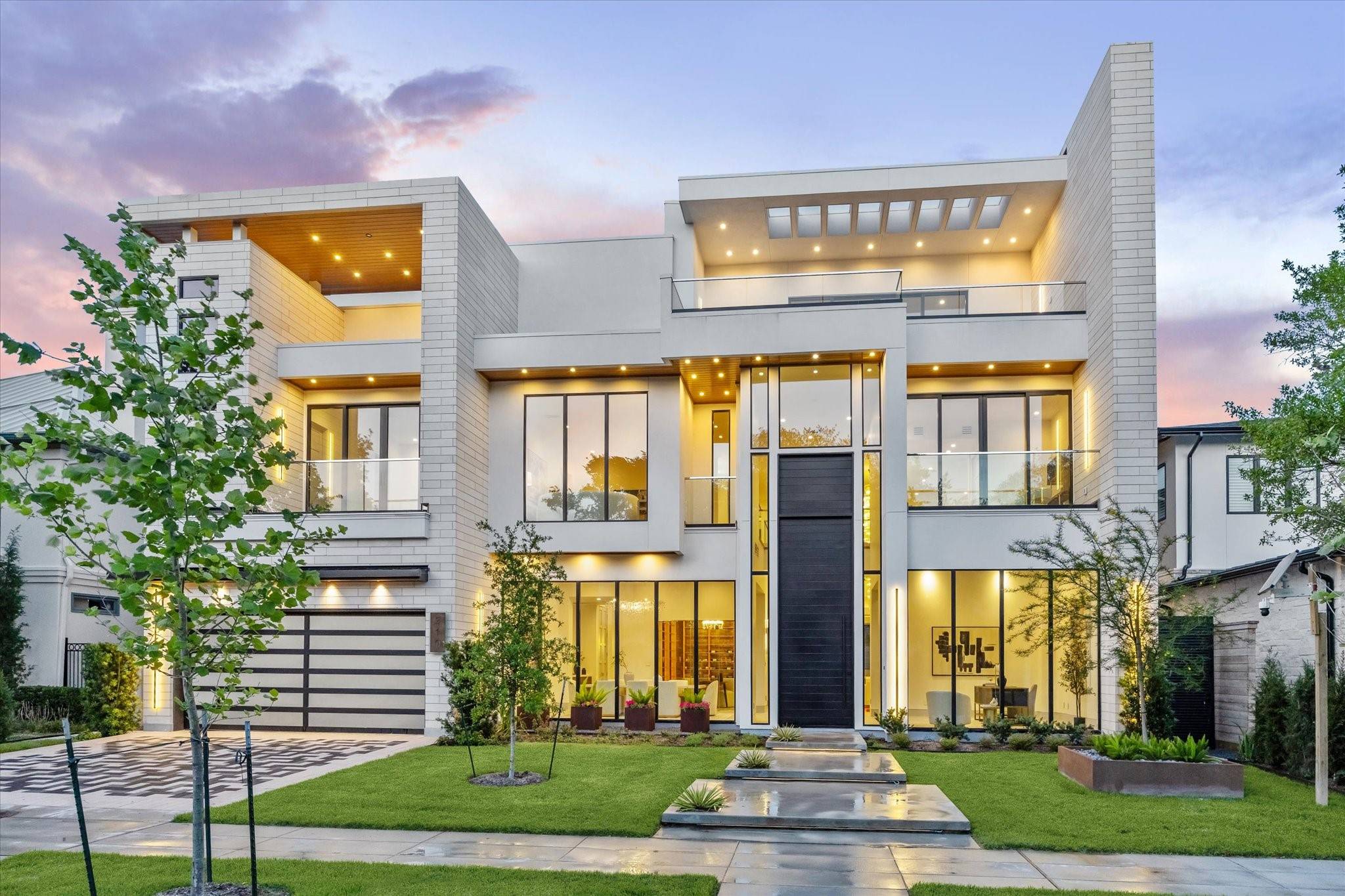 Houston, TX 77007,310 E Cowan DR