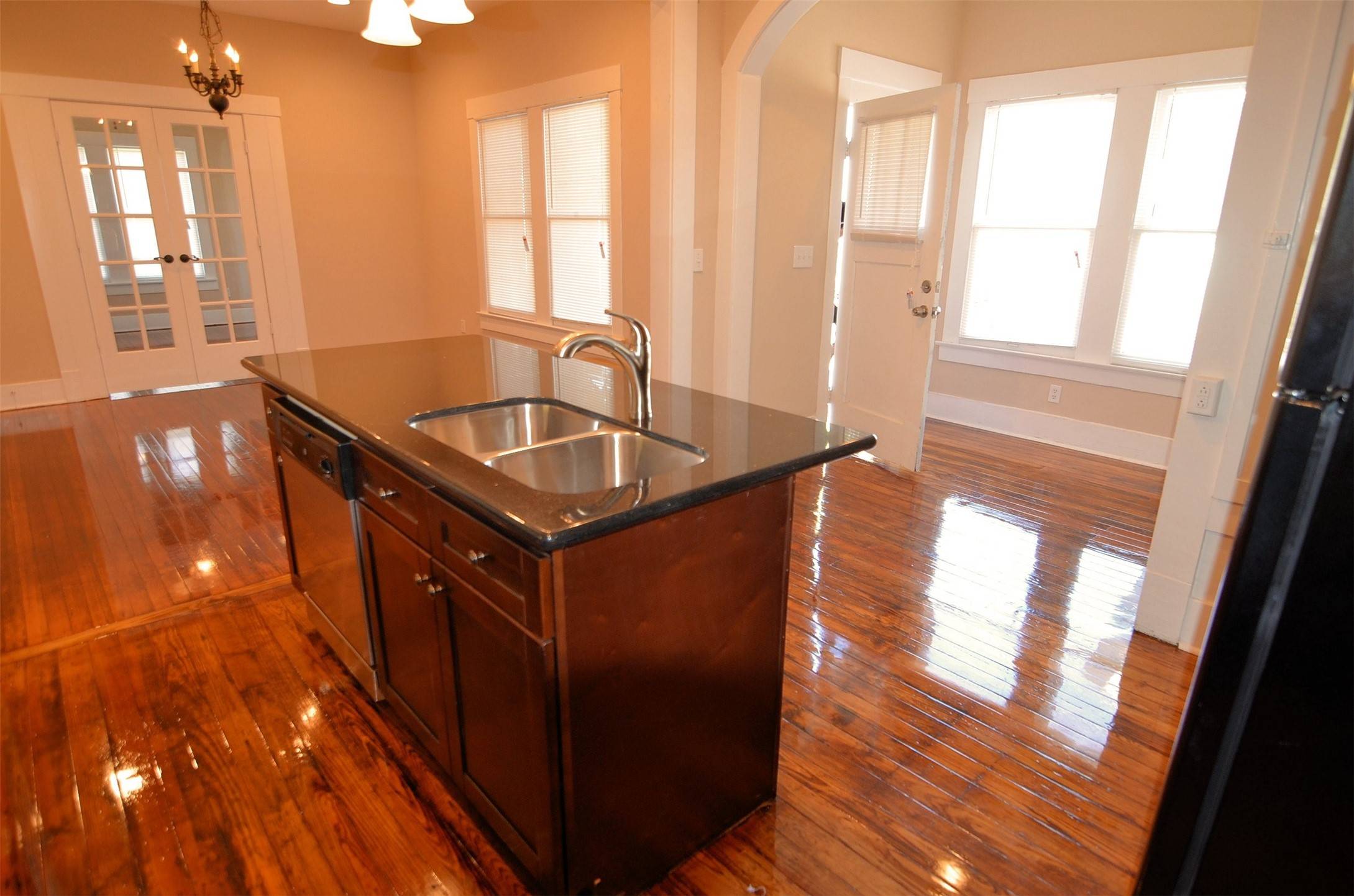 Houston, TX 77009,1602 Lee ST