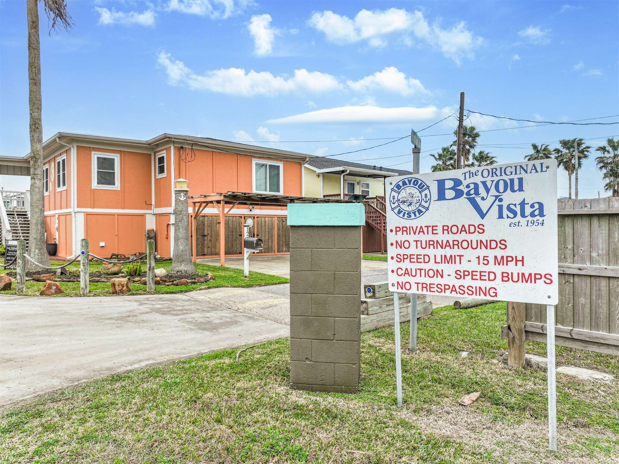 Hitchcock, TX 77563,5 Highland DR