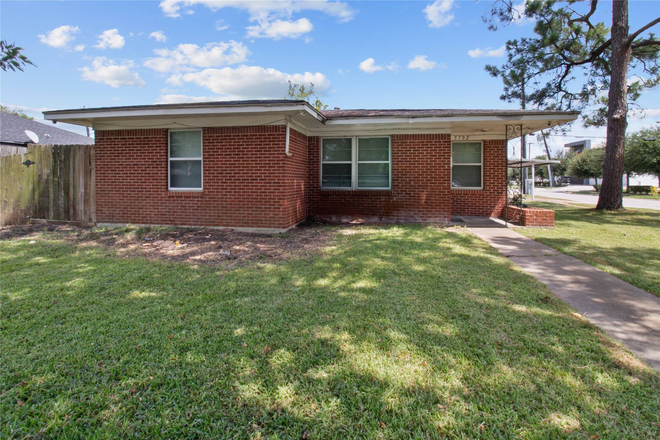 Houston, TX 77017,5702 Wood Creek WAY