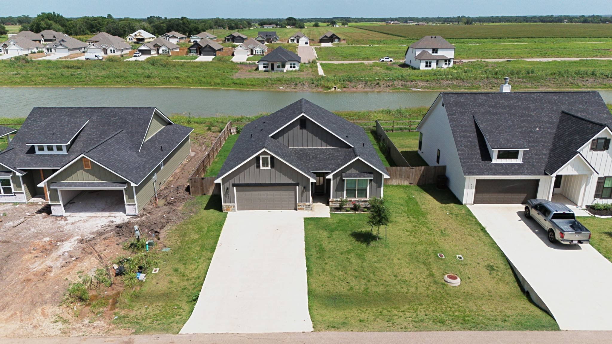 Snook, TX 77879,424 Brazos Bend
