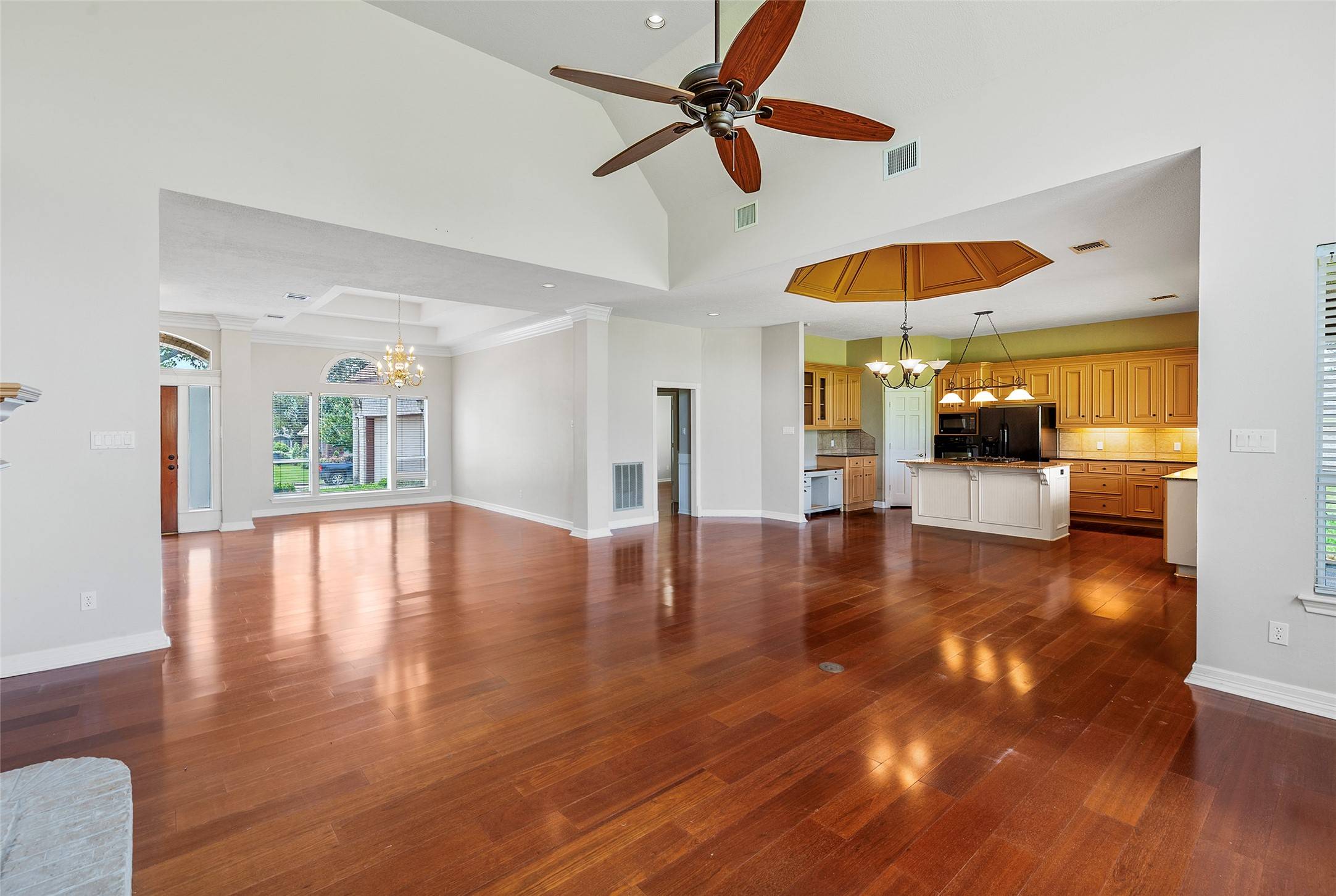 Montgomery, TX 77356,19 Greenview ST