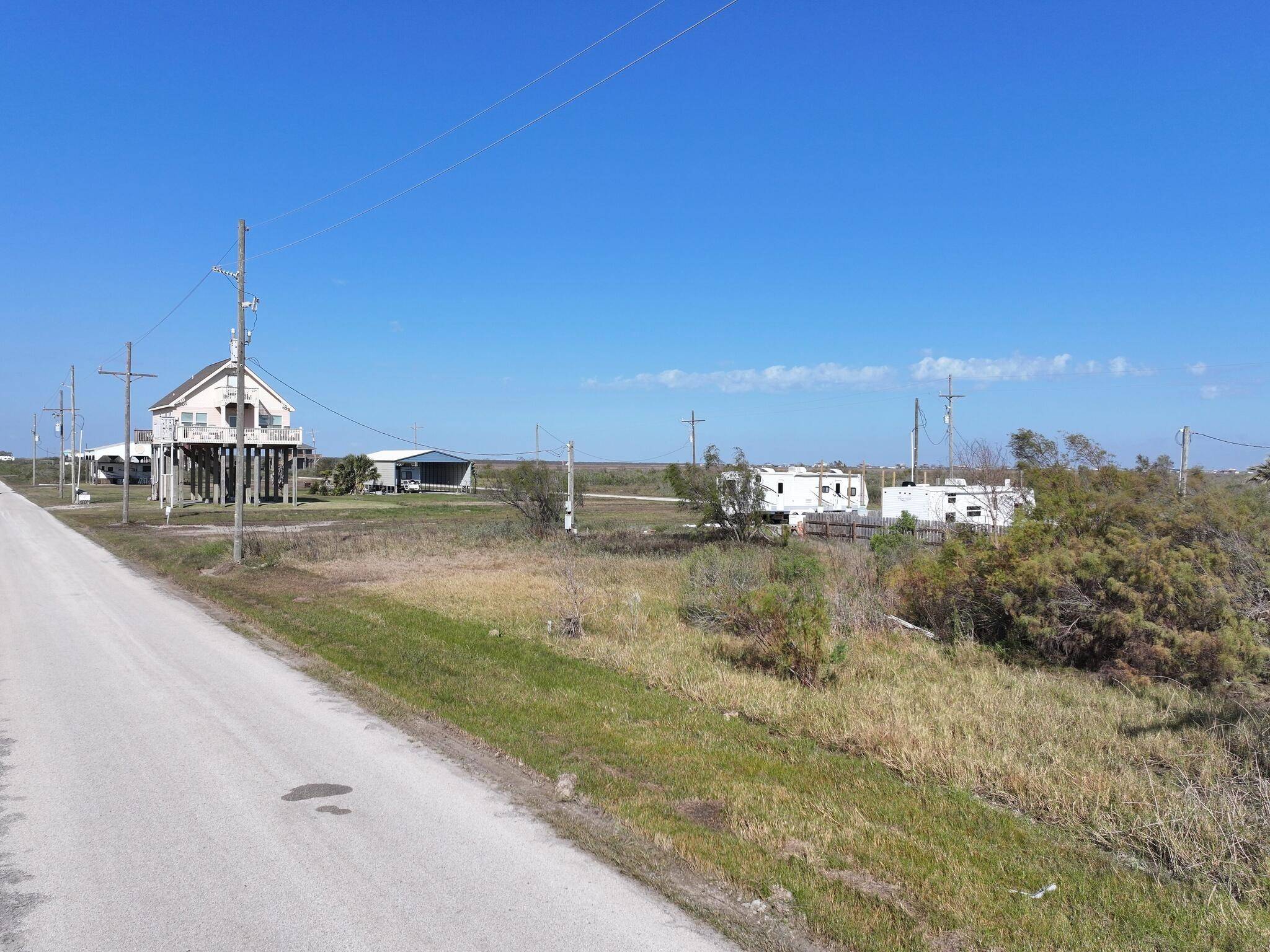 Gilchrist, TX 77617,1144 Waco ST