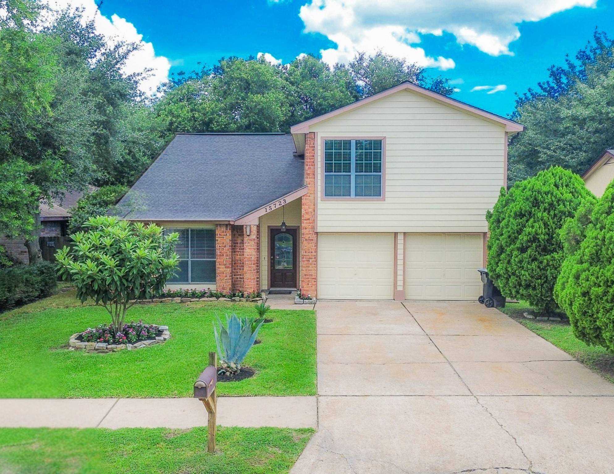 Houston, TX 77082,15723 Pfeiffer DR