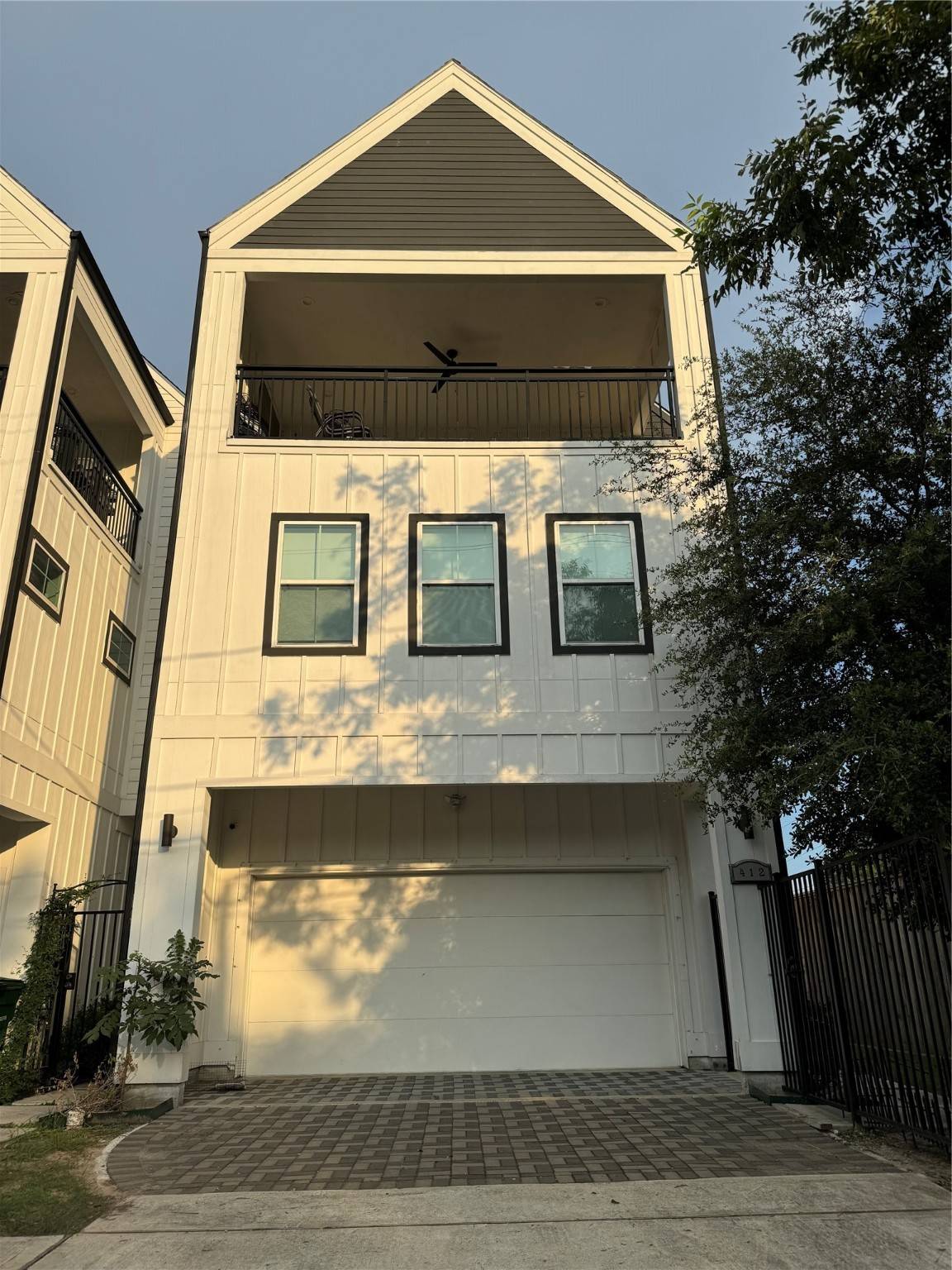 Houston, TX 77003,412 N Live Oak ST