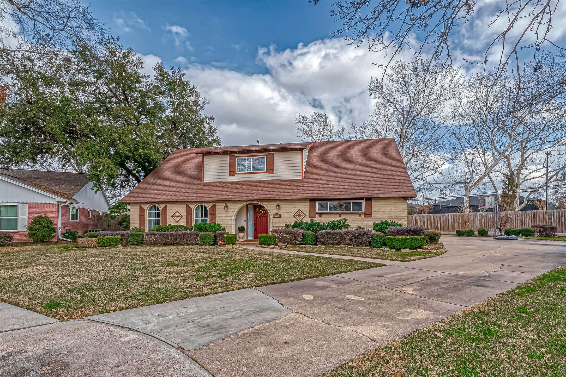 Houston, TX 77043,10226 Helmsdale ST