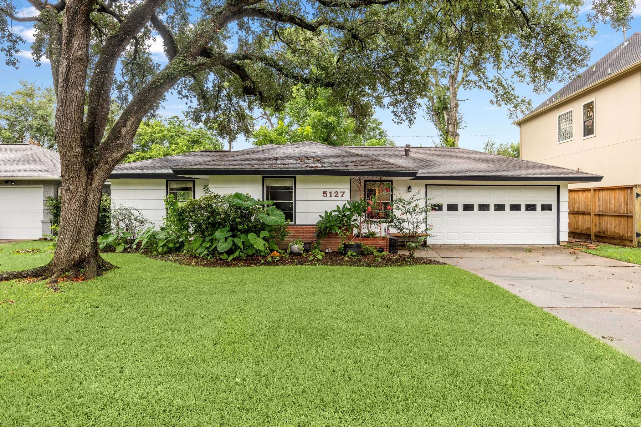 Bellaire, TX 77401,5127 Mimosa DR
