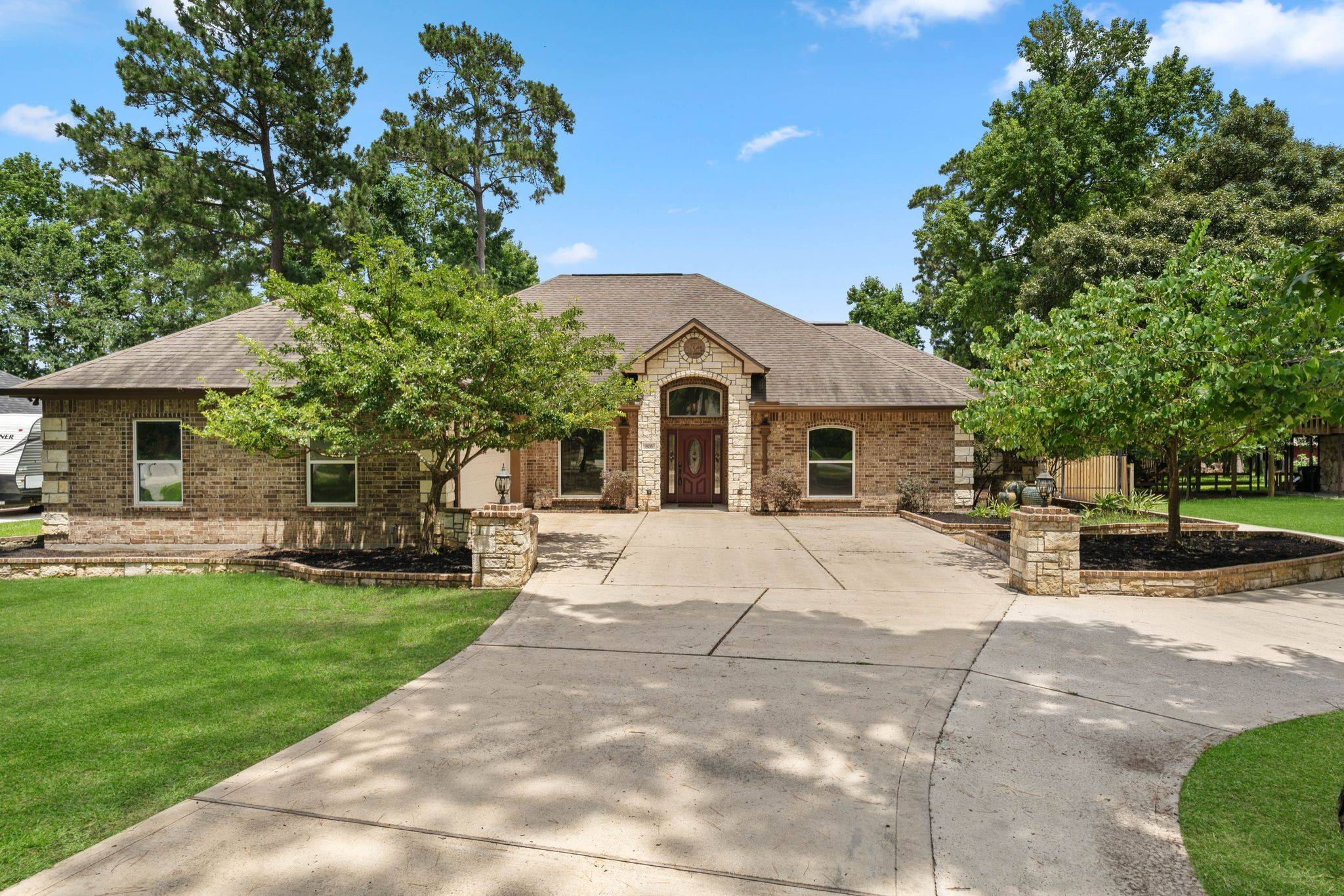Magnolia, TX 77354,806 Garrett DR