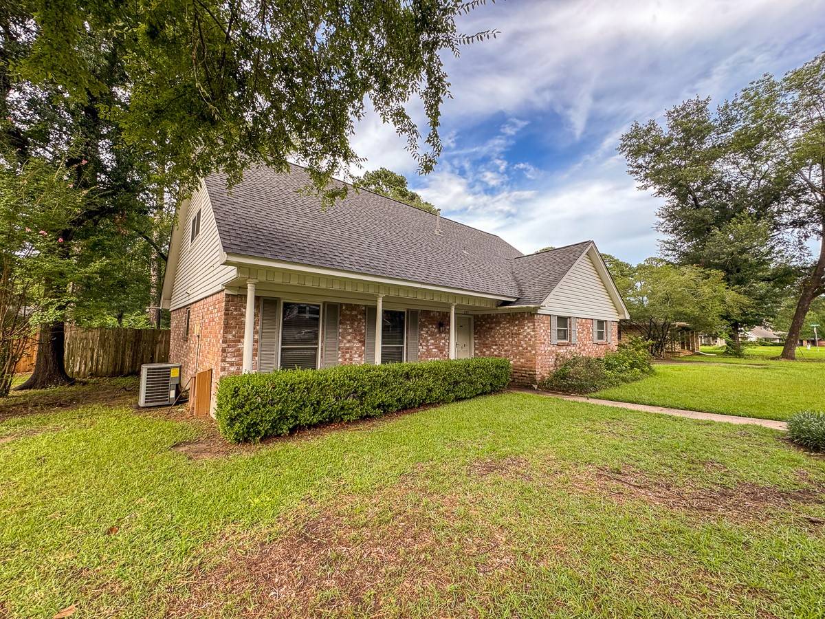 Huntsville, TX 77340,229 Hickory Drive