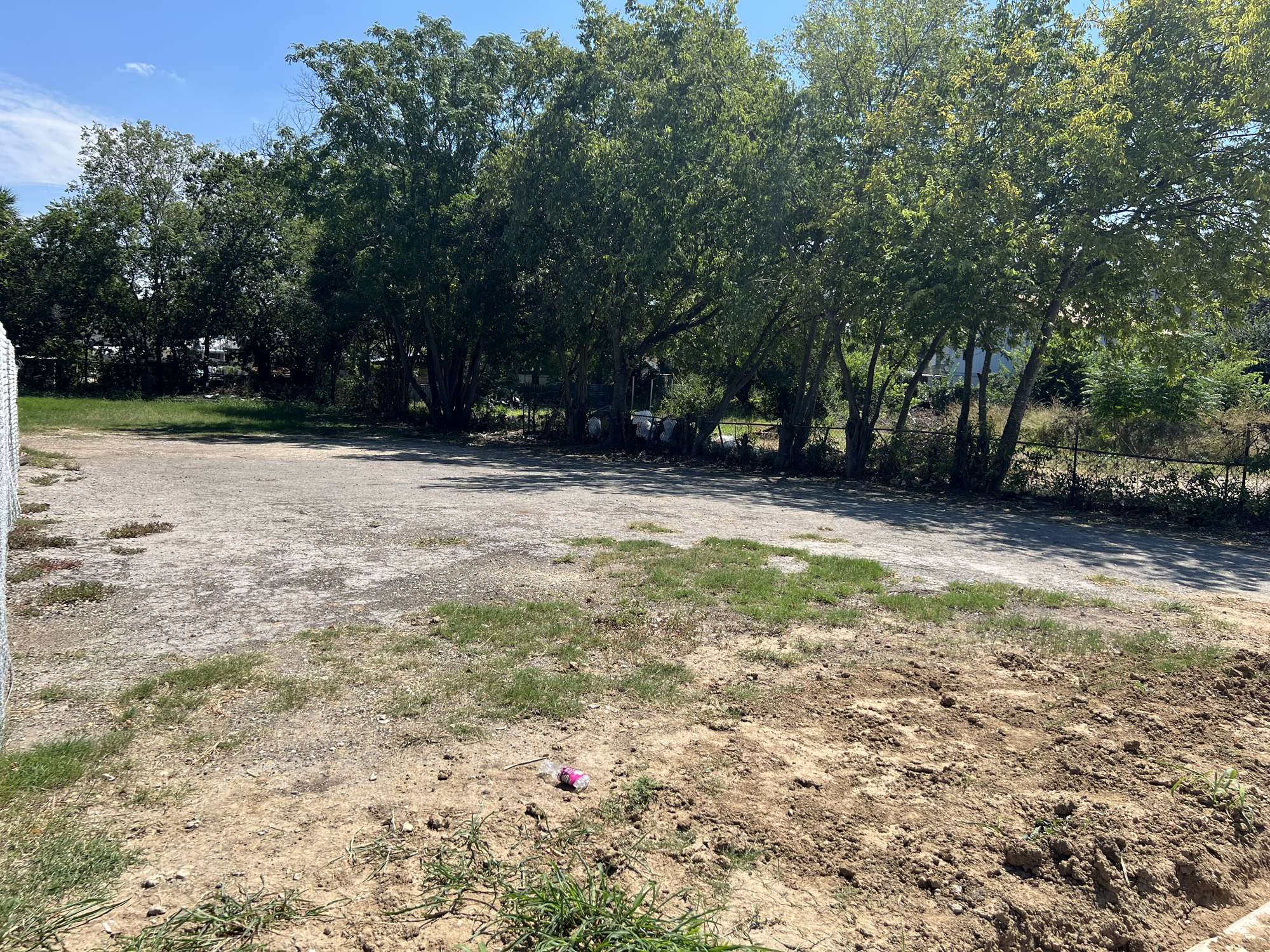 San Antonio, TX 78207,610 S Zarzamora ST