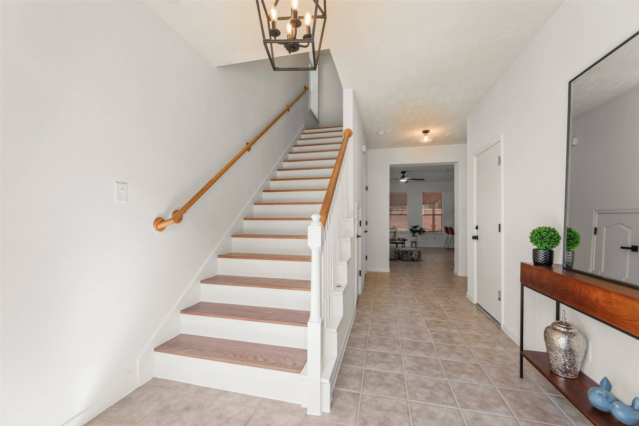 Houston, TX 77040,7438 Hollister SPG