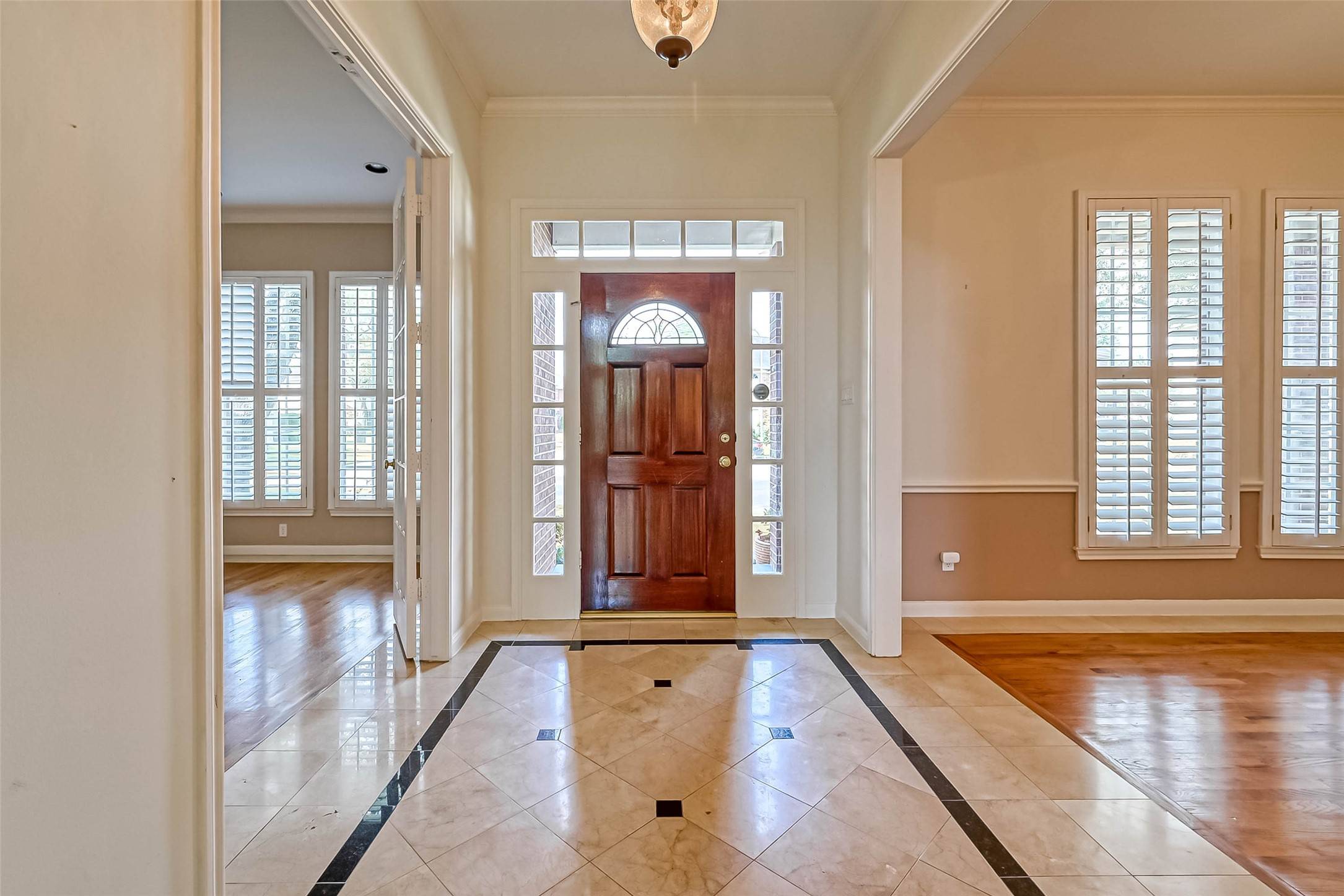 Houston, TX 77096,8903 Loch Lomond CT
