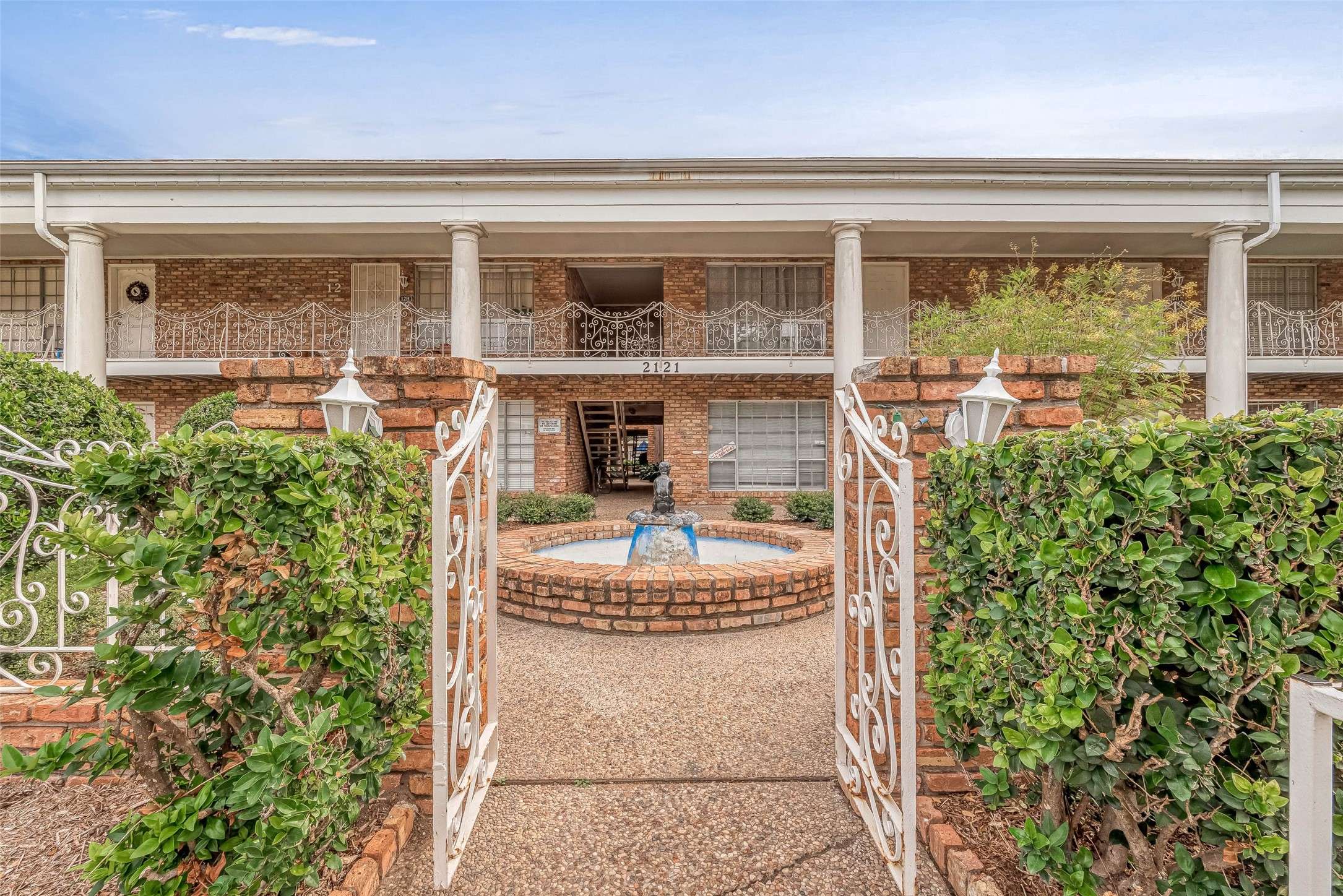 Houston, TX 77057,2121 Fountain View DR #15