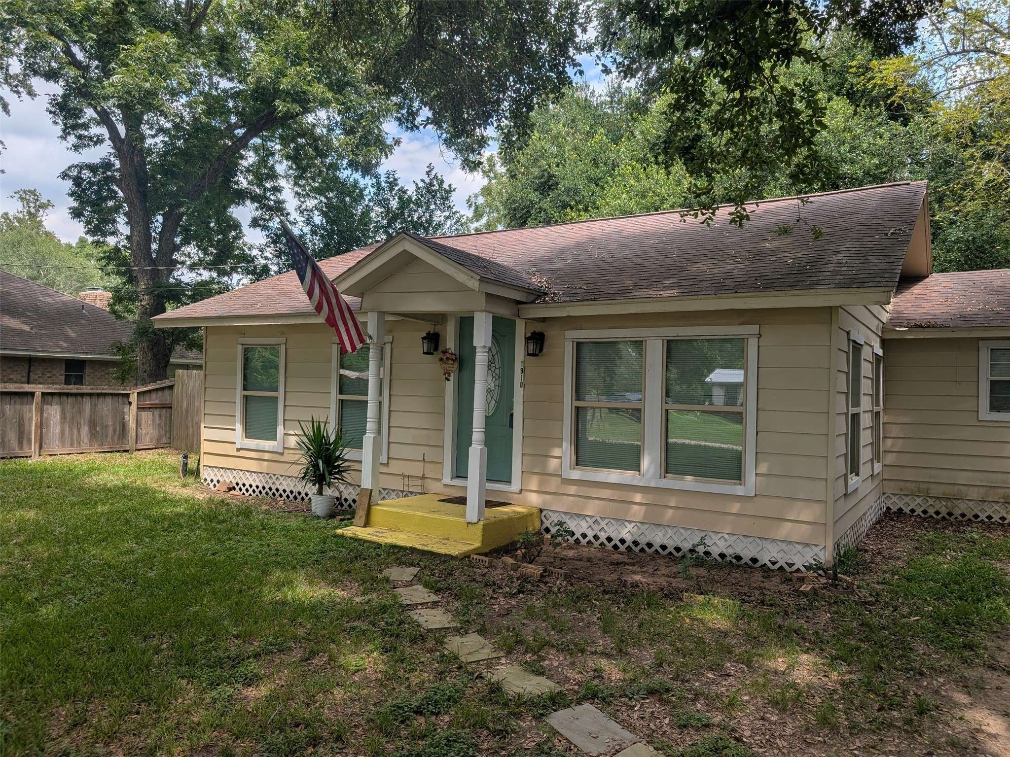 Liberty, TX 77575,1910 Reese ST