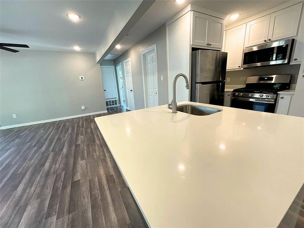 River Oaks, TX 76114,1801 Lawther DR