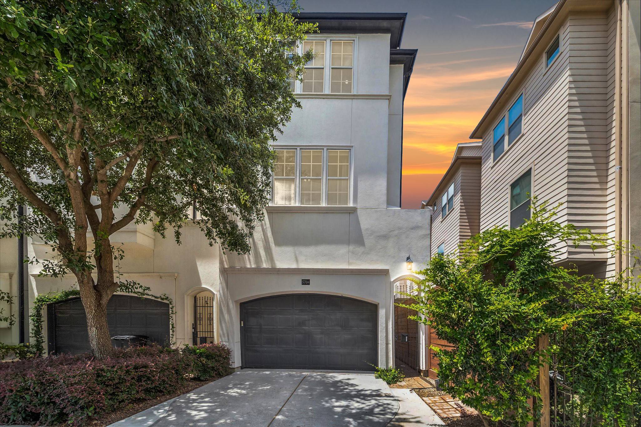Houston, TX 77007,5704 Petty ST