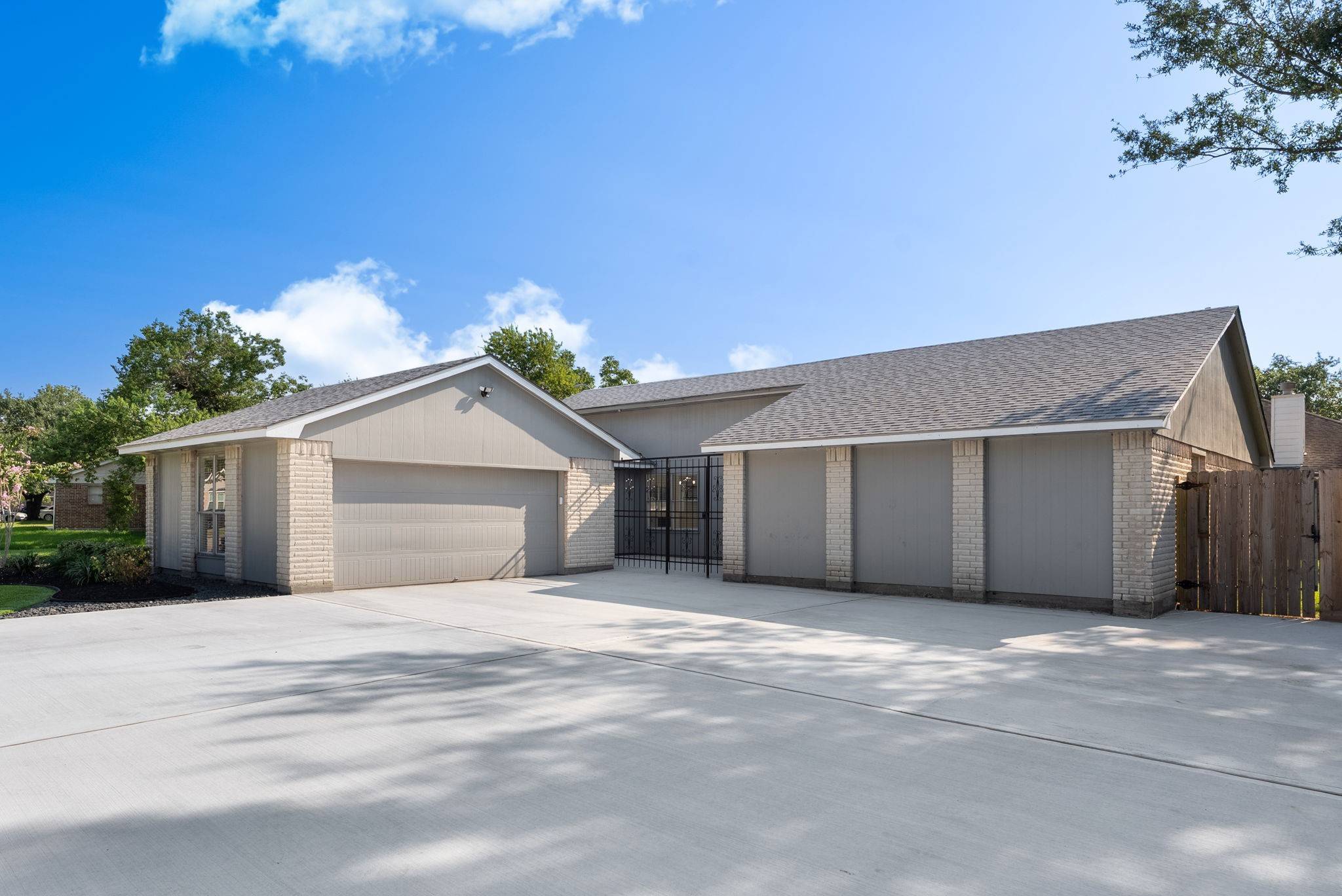 Baytown, TX 77521,7710 Breda DR