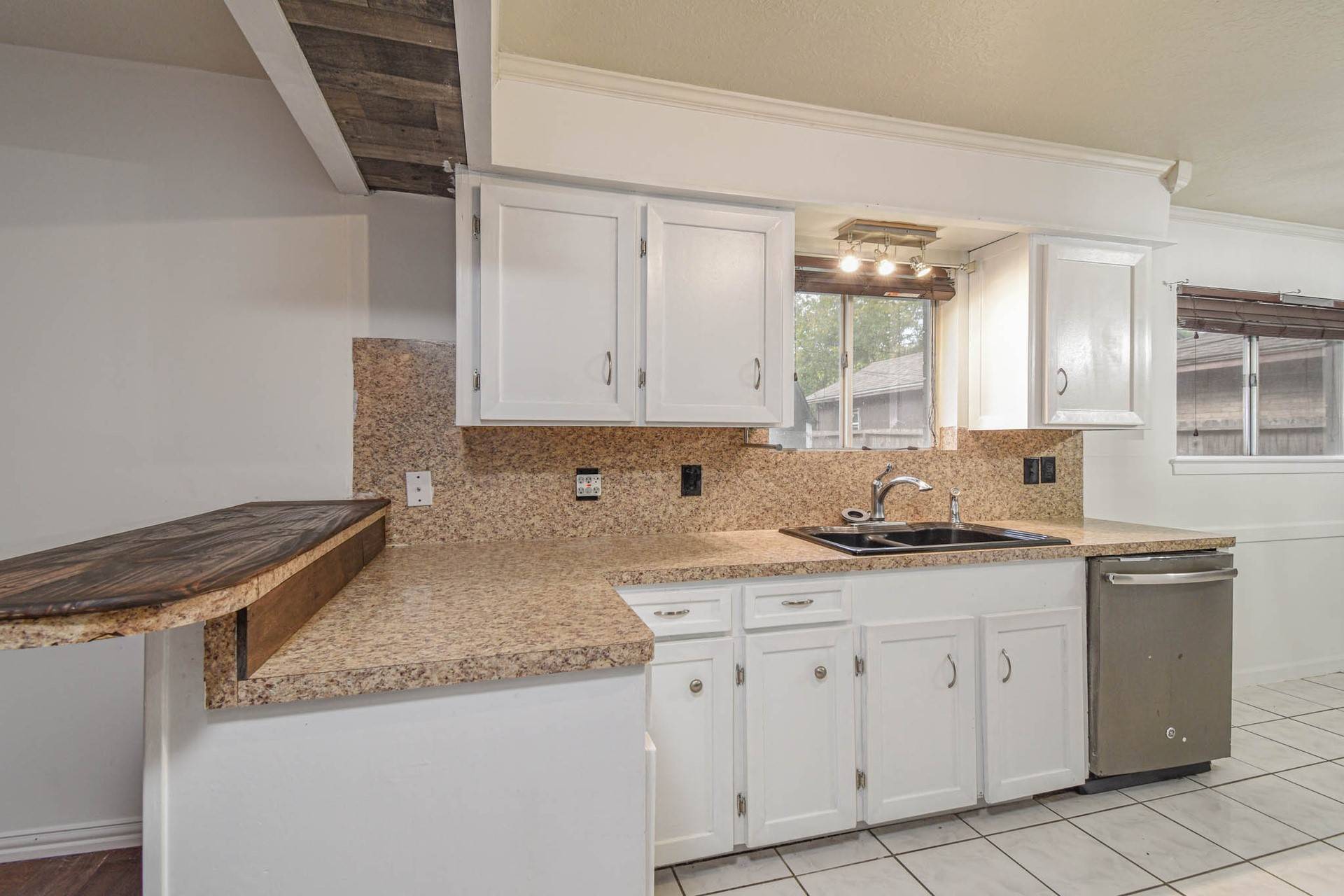 Pasadena, TX 77505,4708 Crepe Myrtle LN