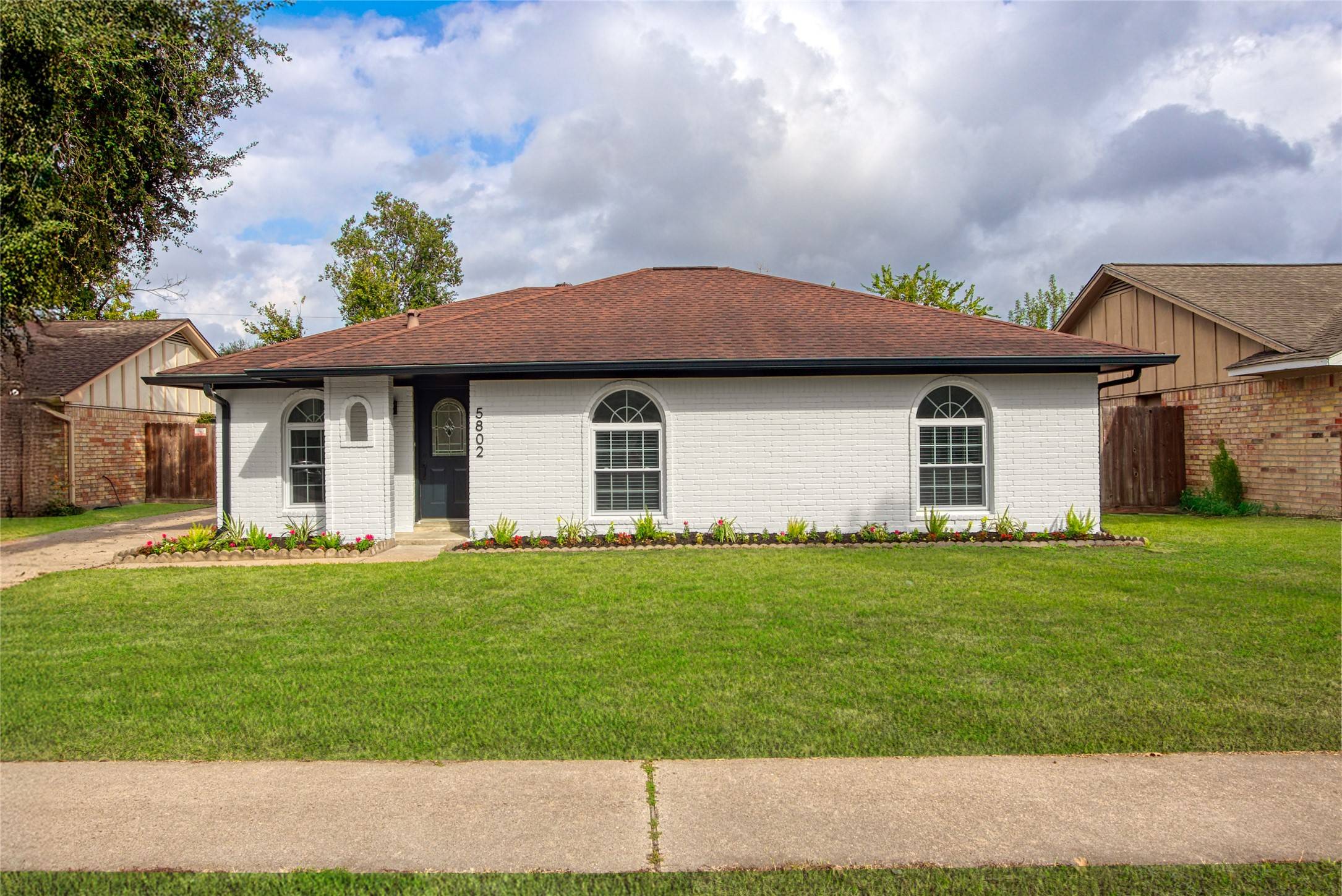 Houston, TX 77092,5802 Chrystell LN