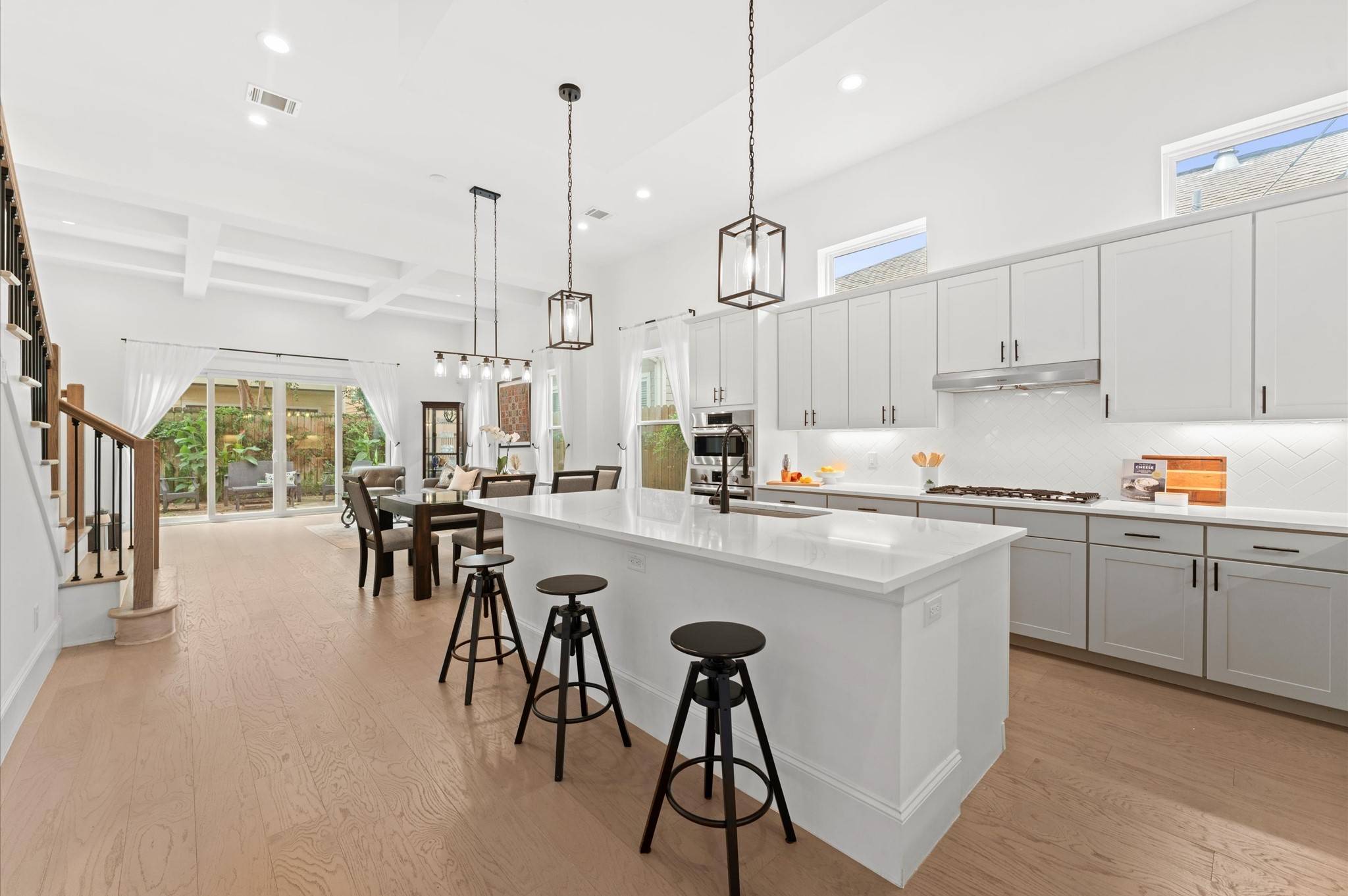 Houston, TX 77008,1433 Alexander ST
