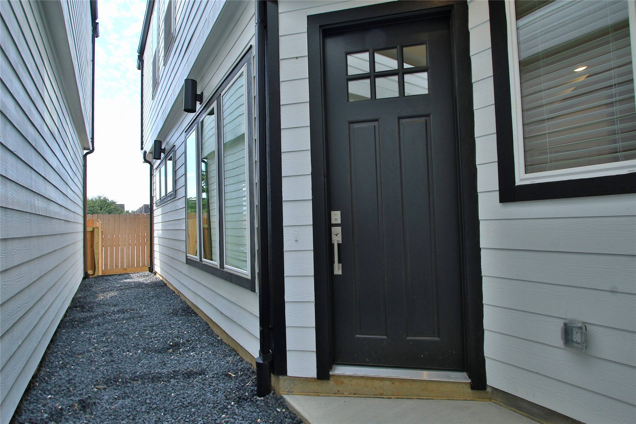 Houston, TX 77008,908A W 21st ST