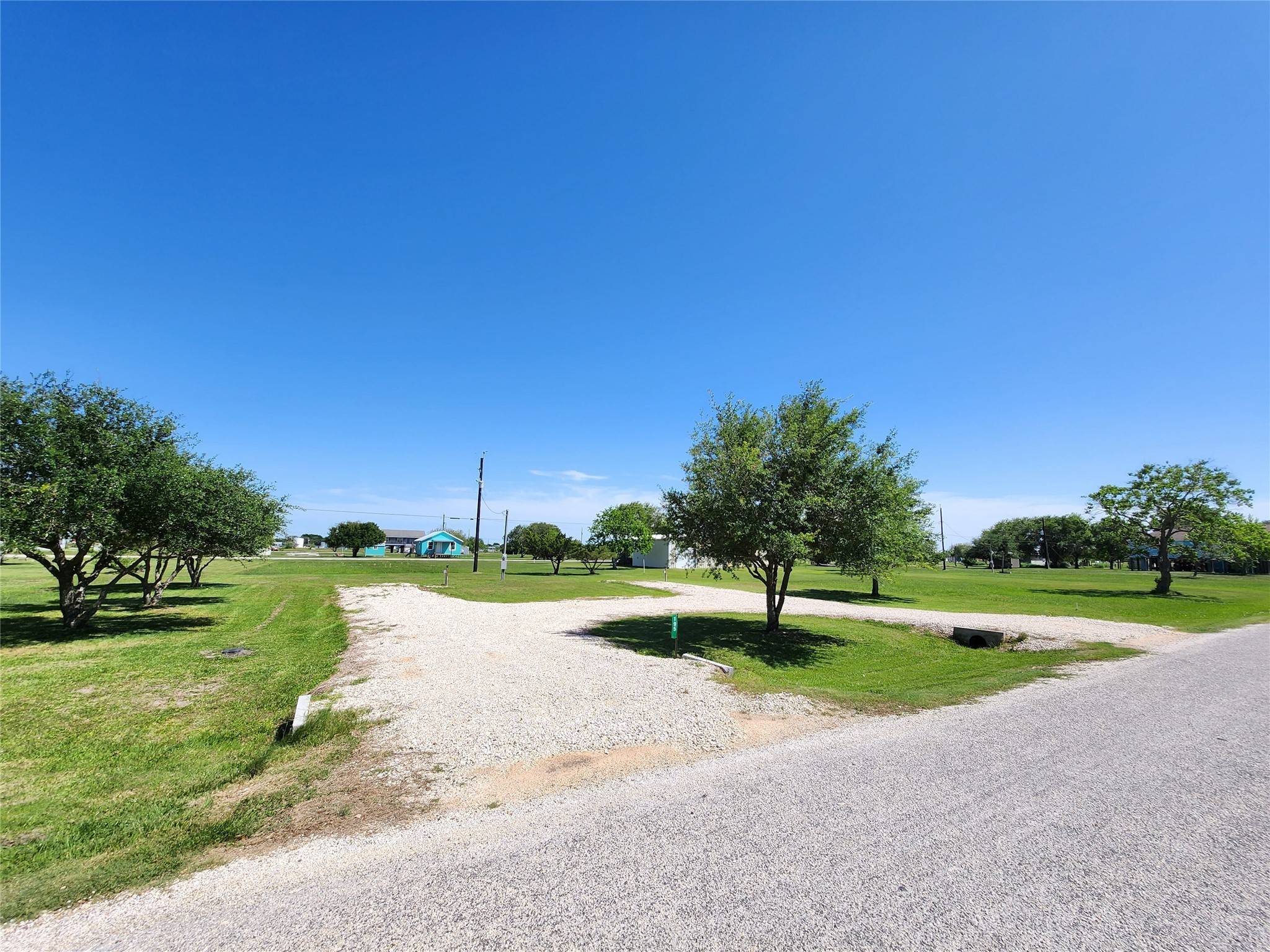 Palacios, TX 77465,195 Bayview DR