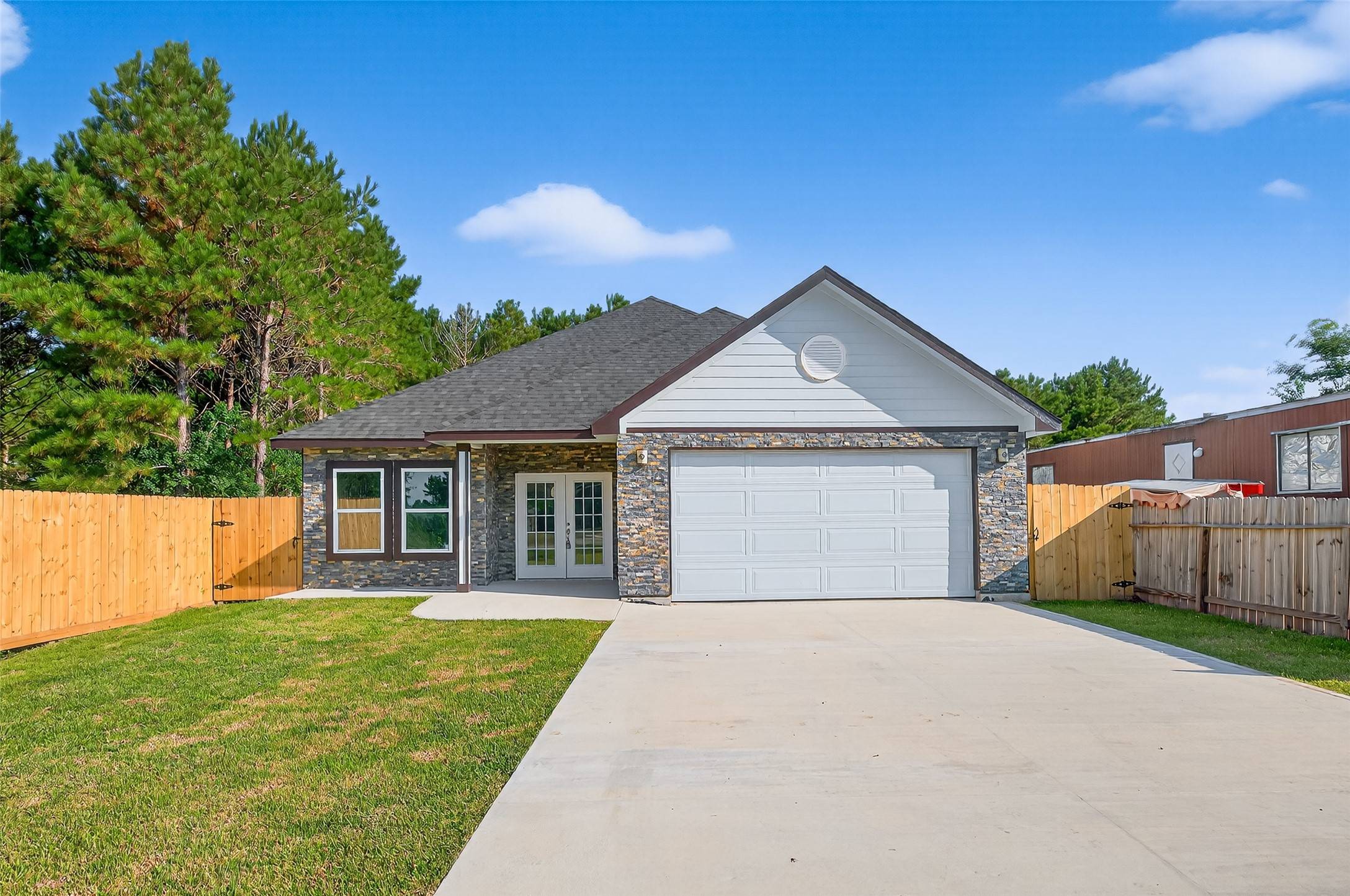 Cleveland, TX 77327,5121 County Road 3540