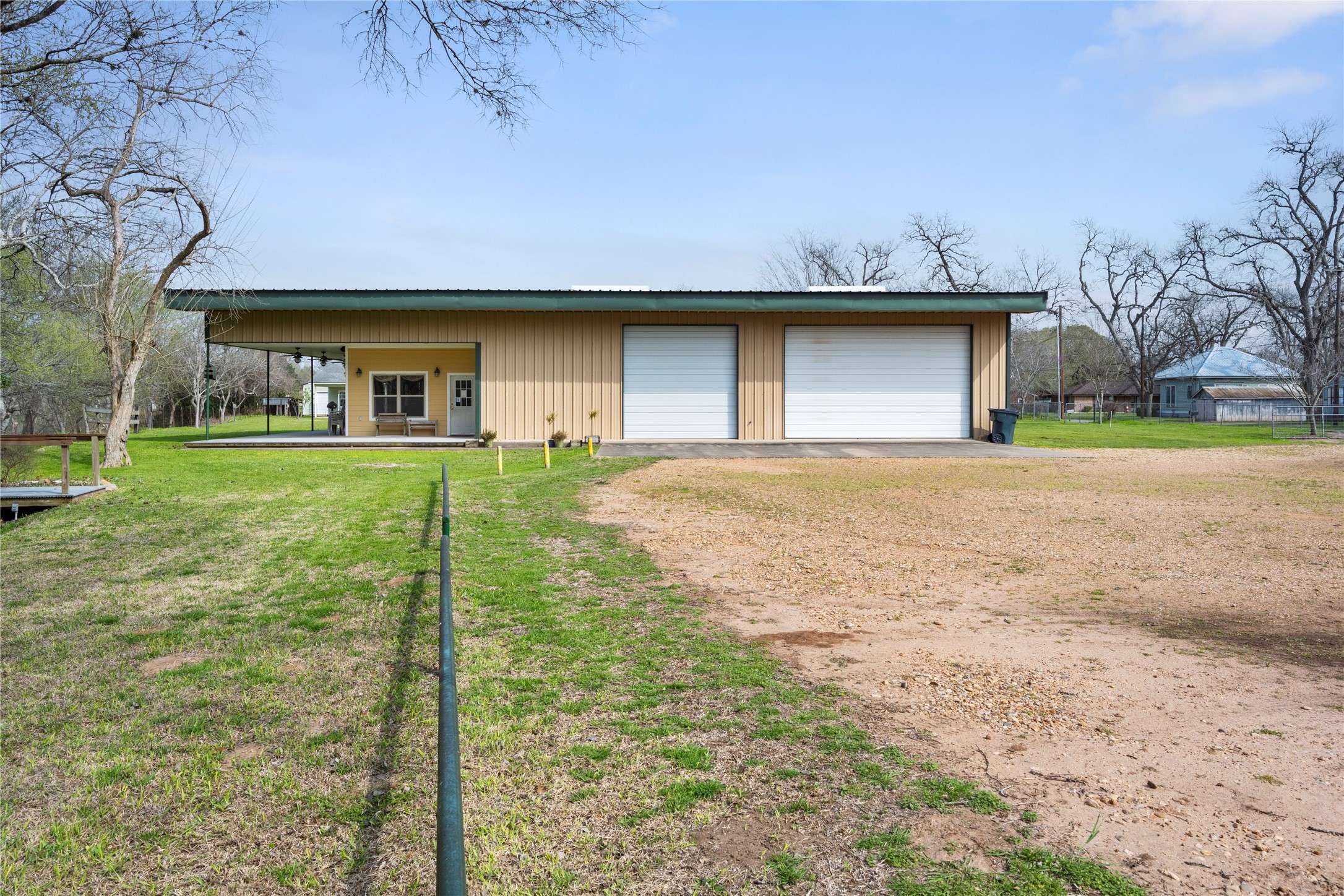 Columbus, TX 78934,000 Robson