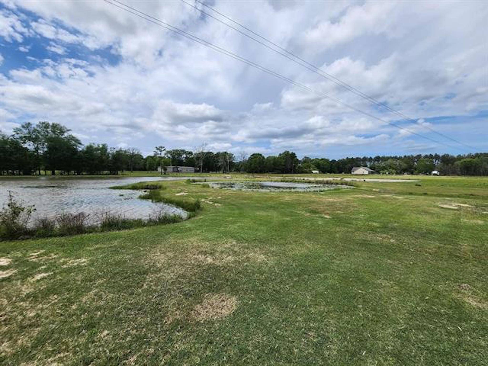 Buna, TX 77612,215 County Road 734