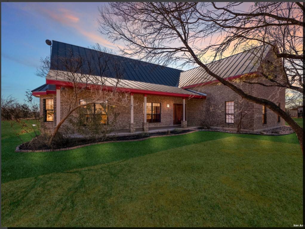 Hondo, TX 78861,885 County Road 640
