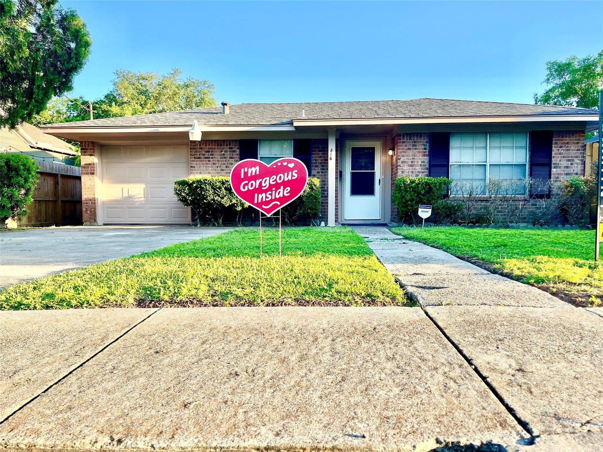 Houston, TX 77022,816 Barkley ST