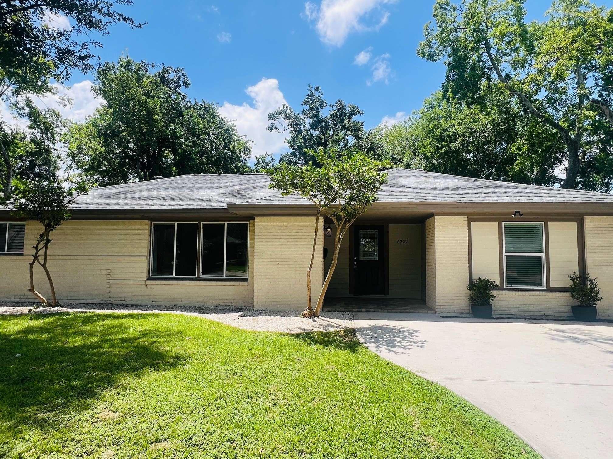 Houston, TX 77074,6229 Carew ST