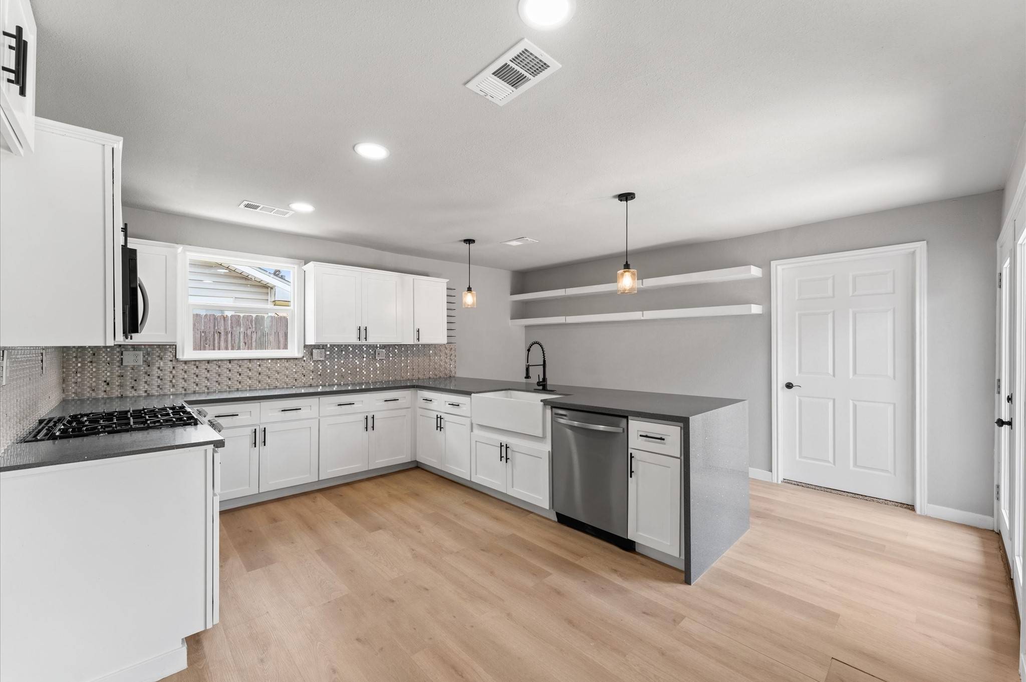 Houston, TX 77092,5210 Verdome LN